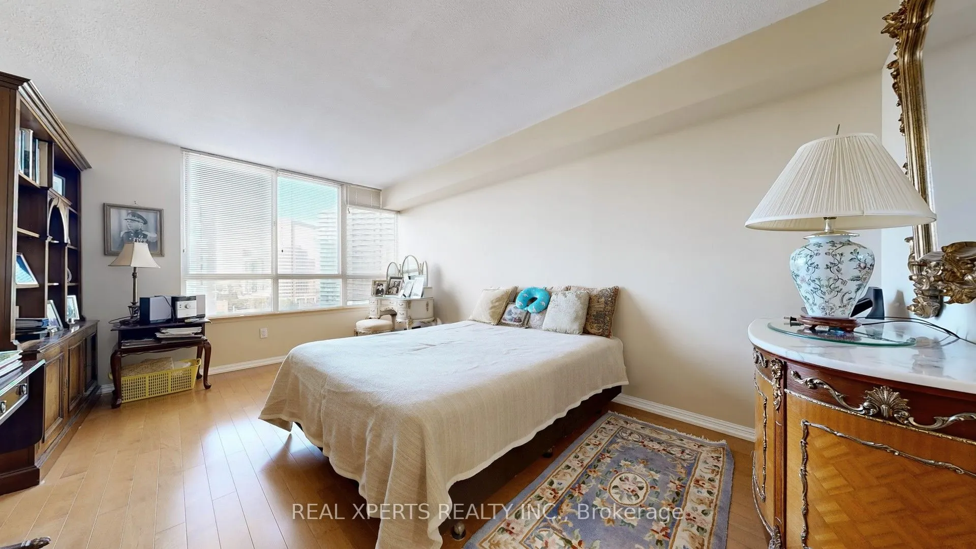 5444 Yonge Street, #1609