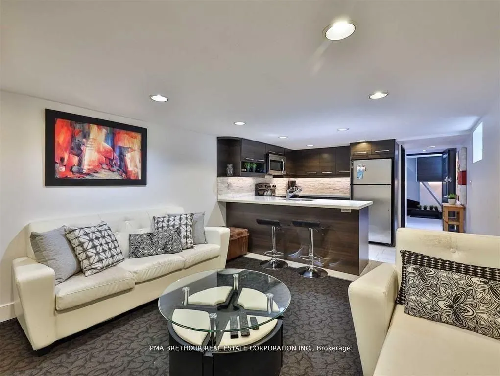 4 Belle Ayre Boulevard