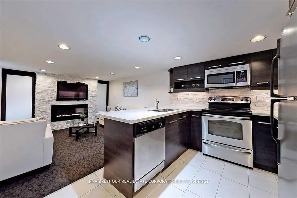 4 Belle Ayre Boulevard