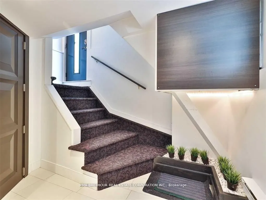4 Belle Ayre Boulevard