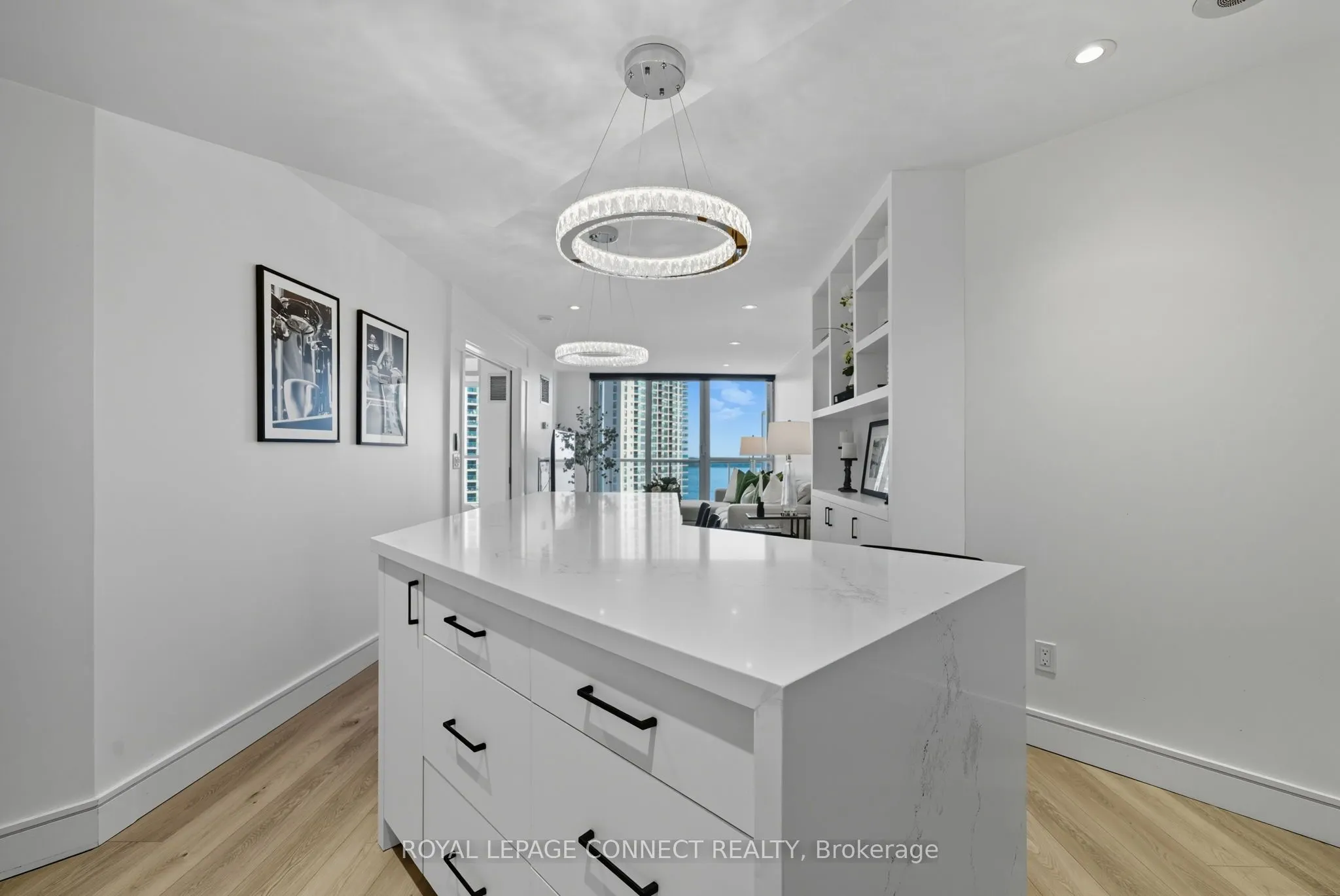 208 Queens Quay W, #1504