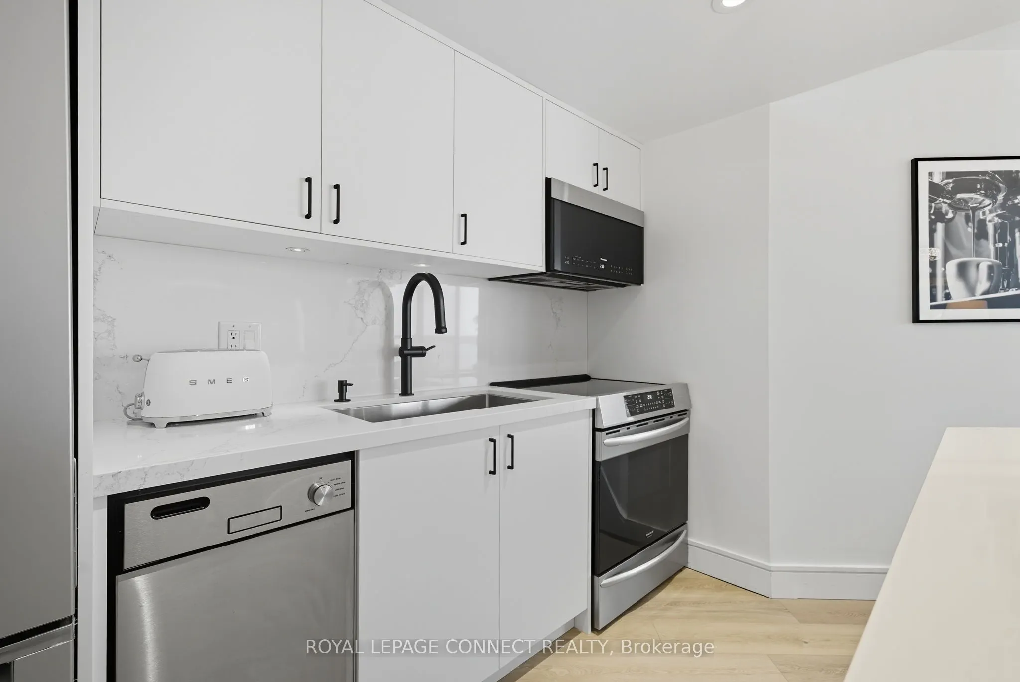 208 Queens Quay W, #1504