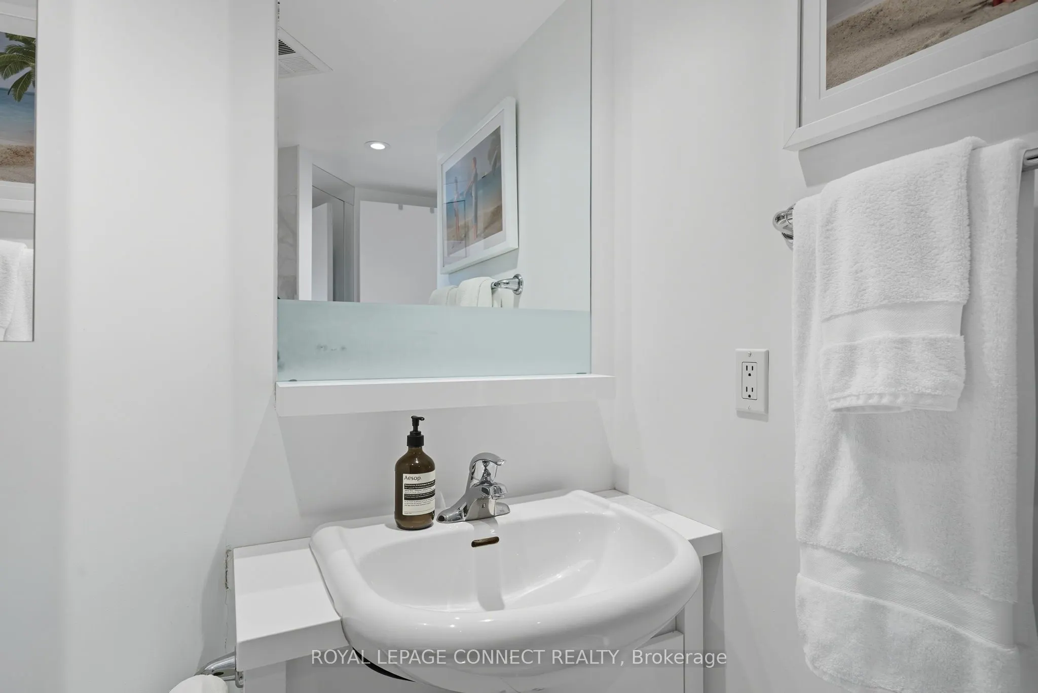 208 Queens Quay W, #1504
