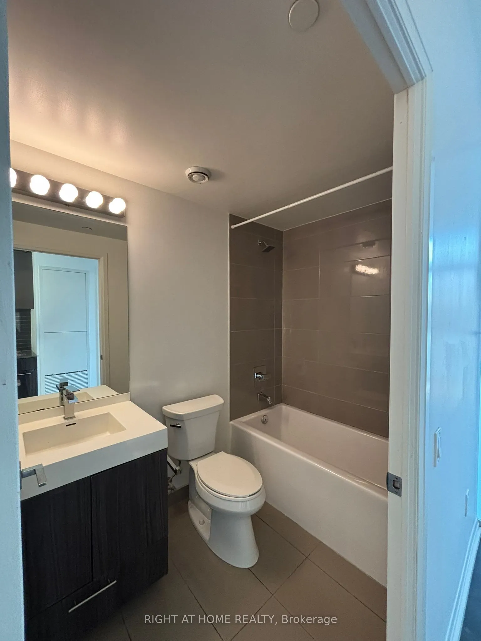 251 Jarvis Street E, #1925