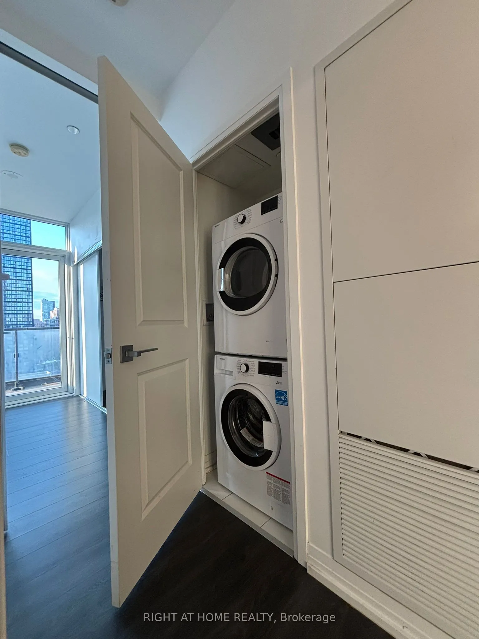 251 Jarvis Street E, #1925