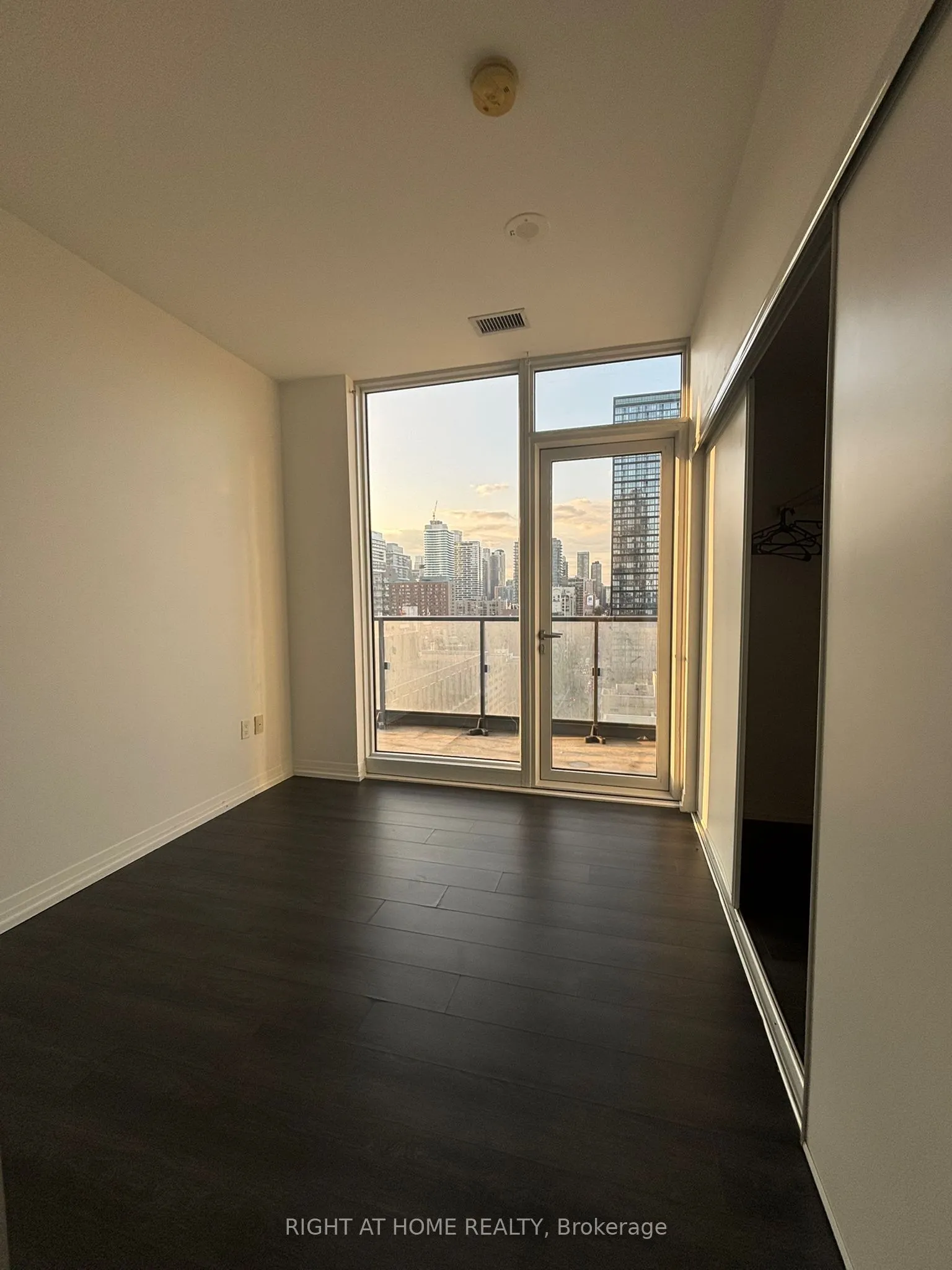 251 Jarvis Street E, #1925