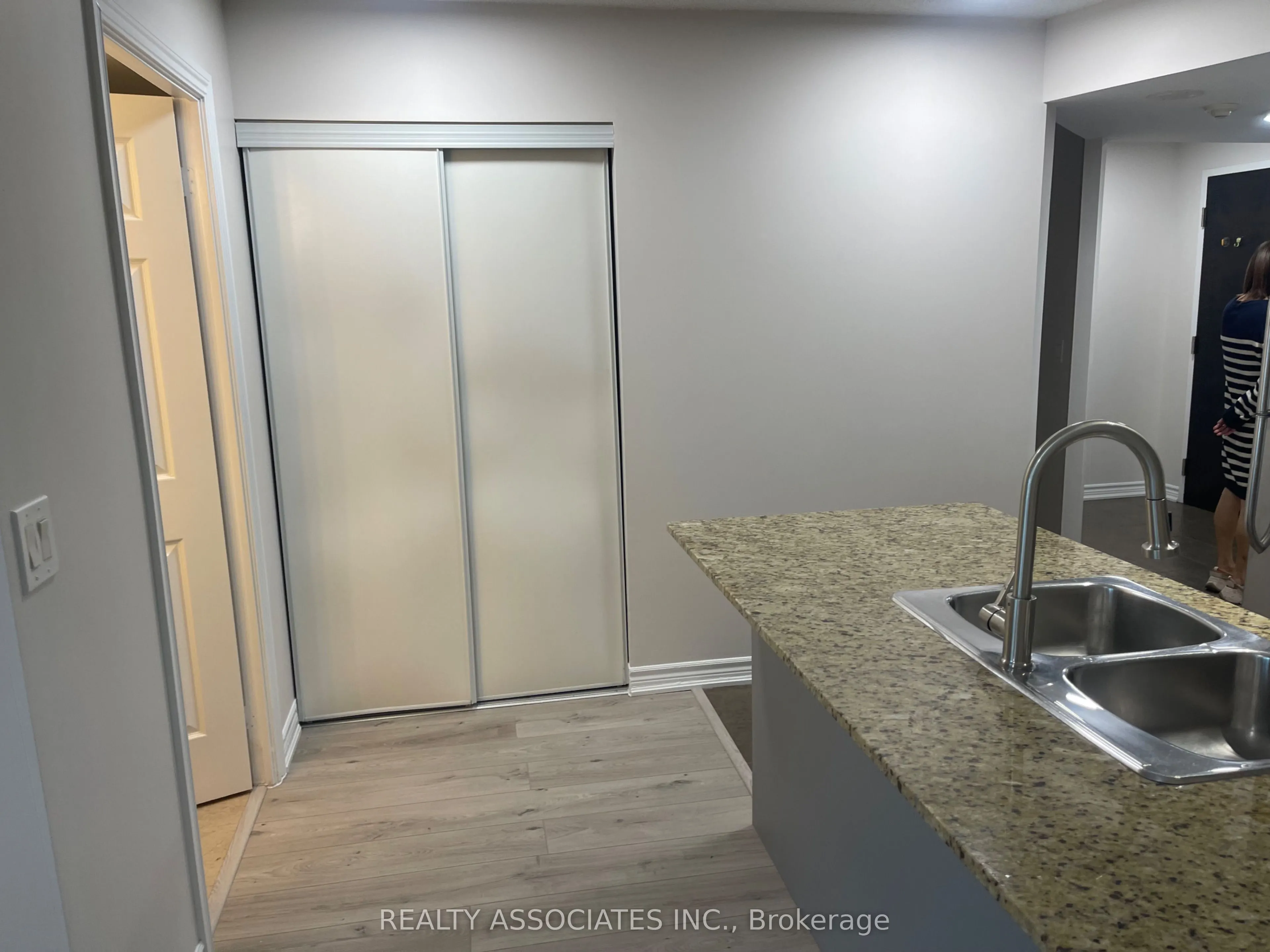 761 Bay Street, #2702