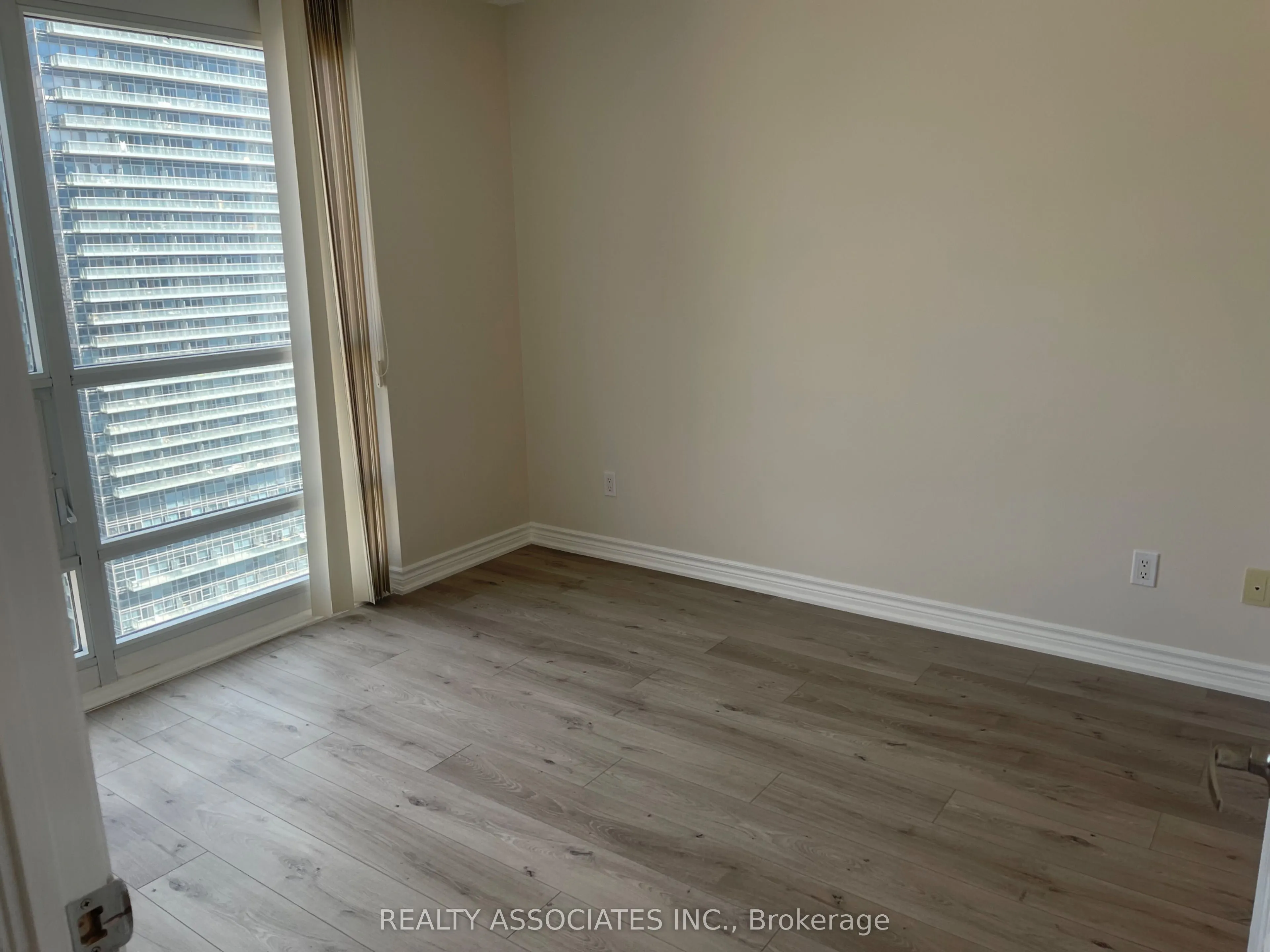 761 Bay Street, #2702