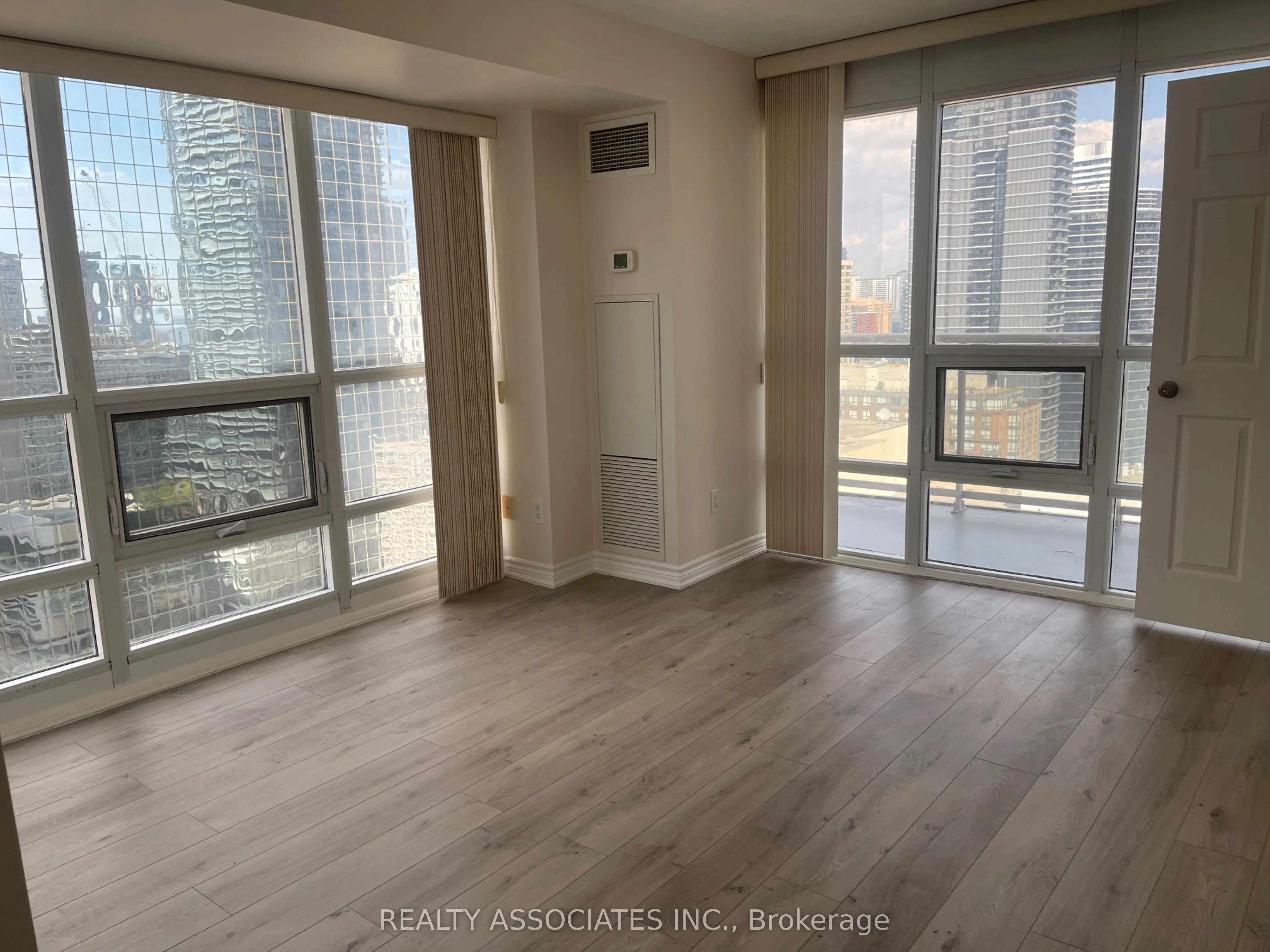 761 Bay Street, #2702