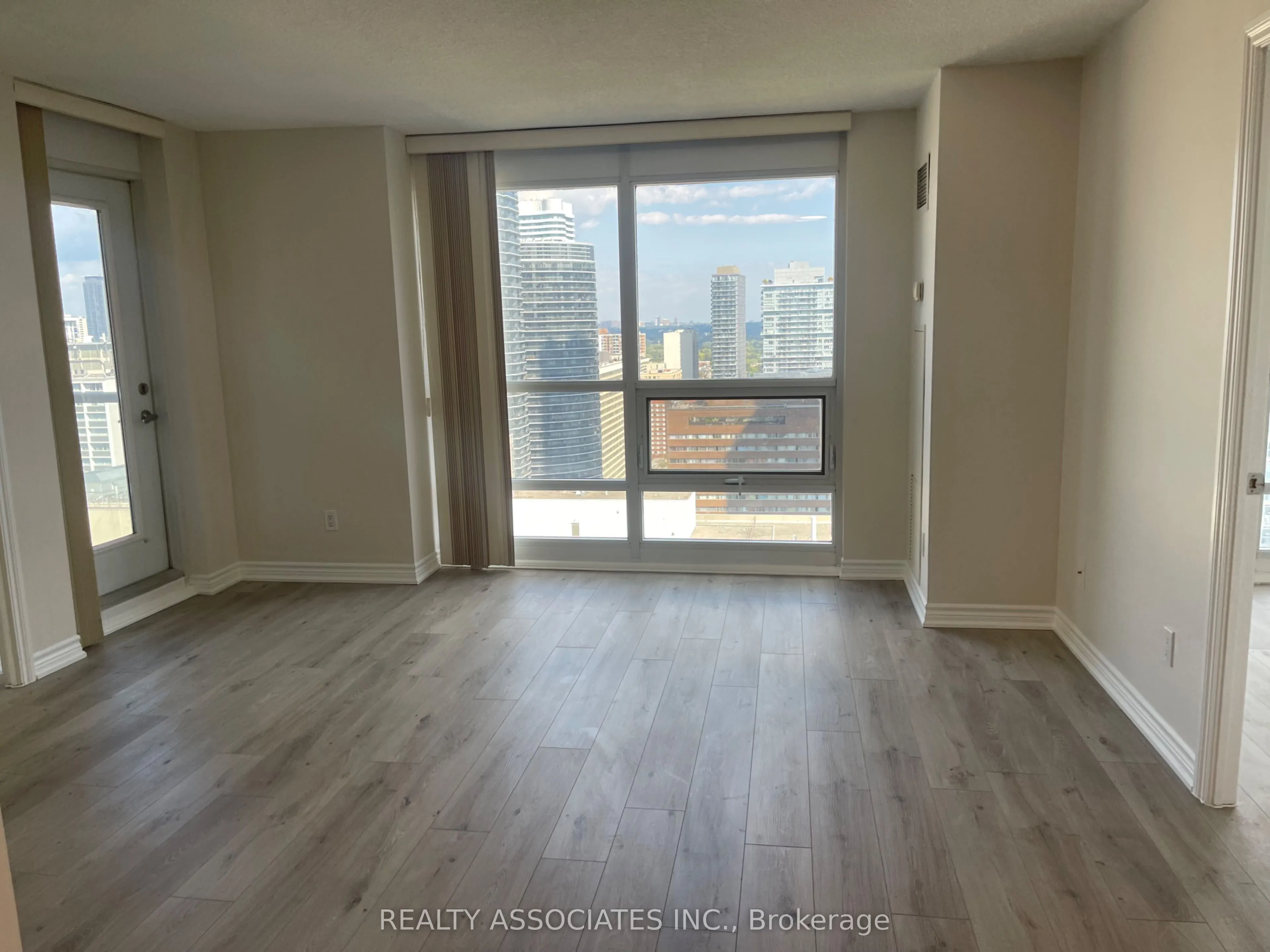 761 Bay Street, #2702