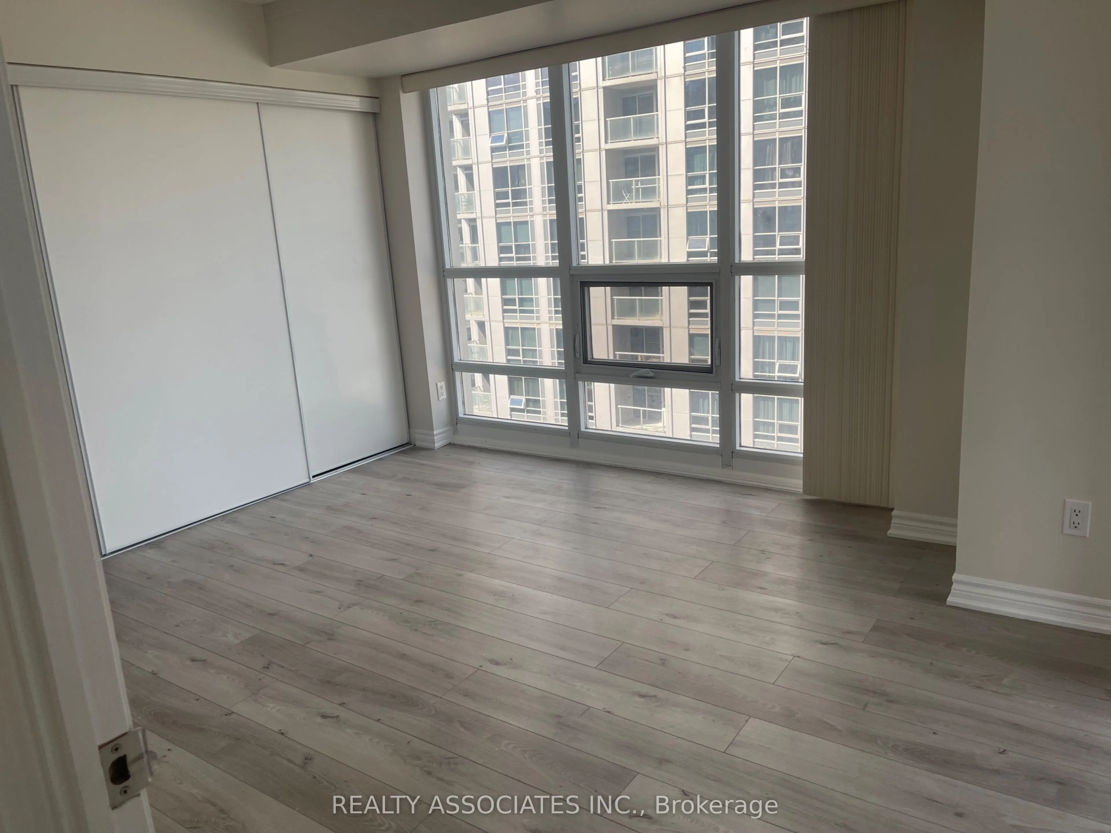 761 Bay Street, #2702