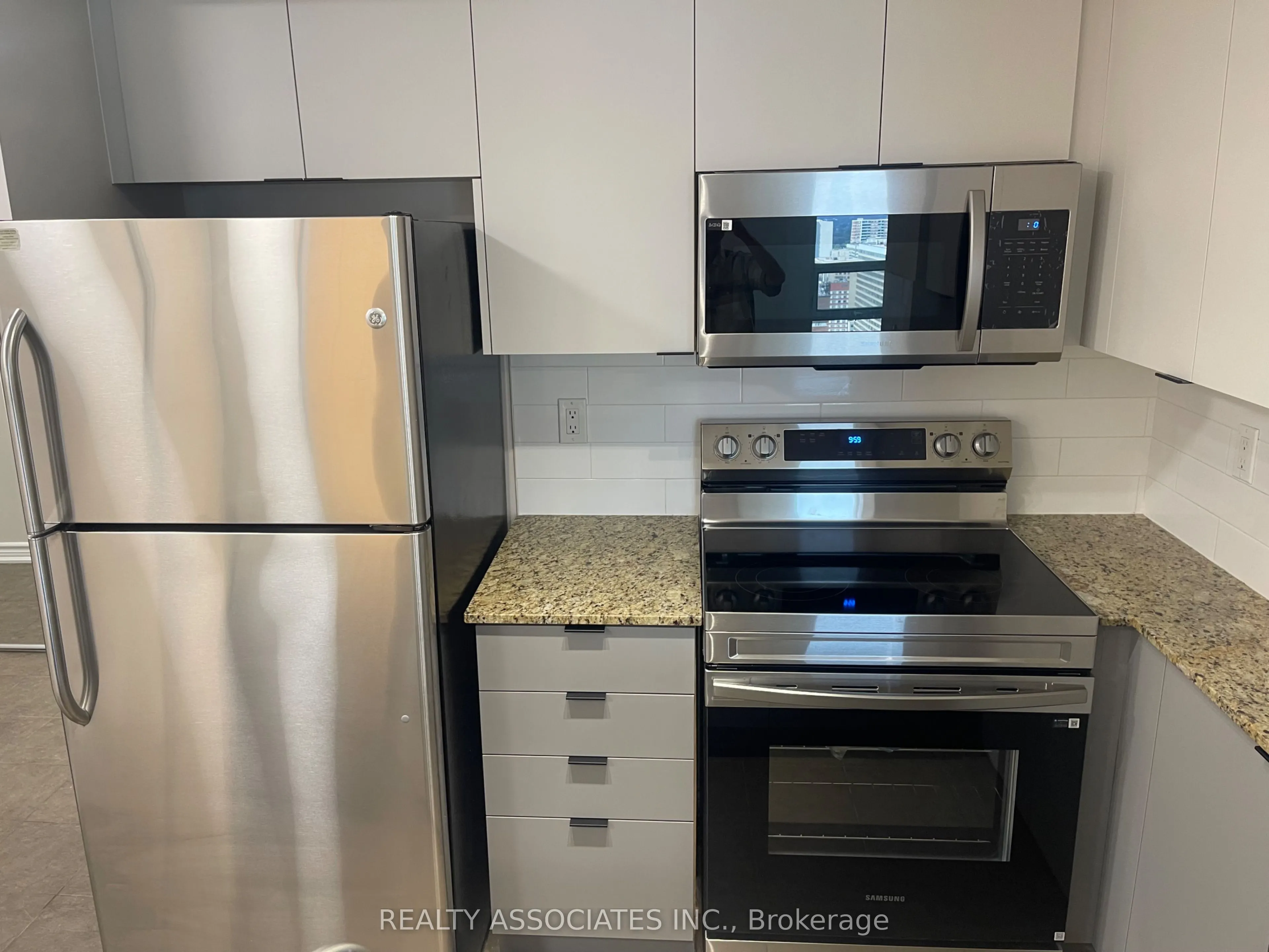 761 Bay Street, #2702