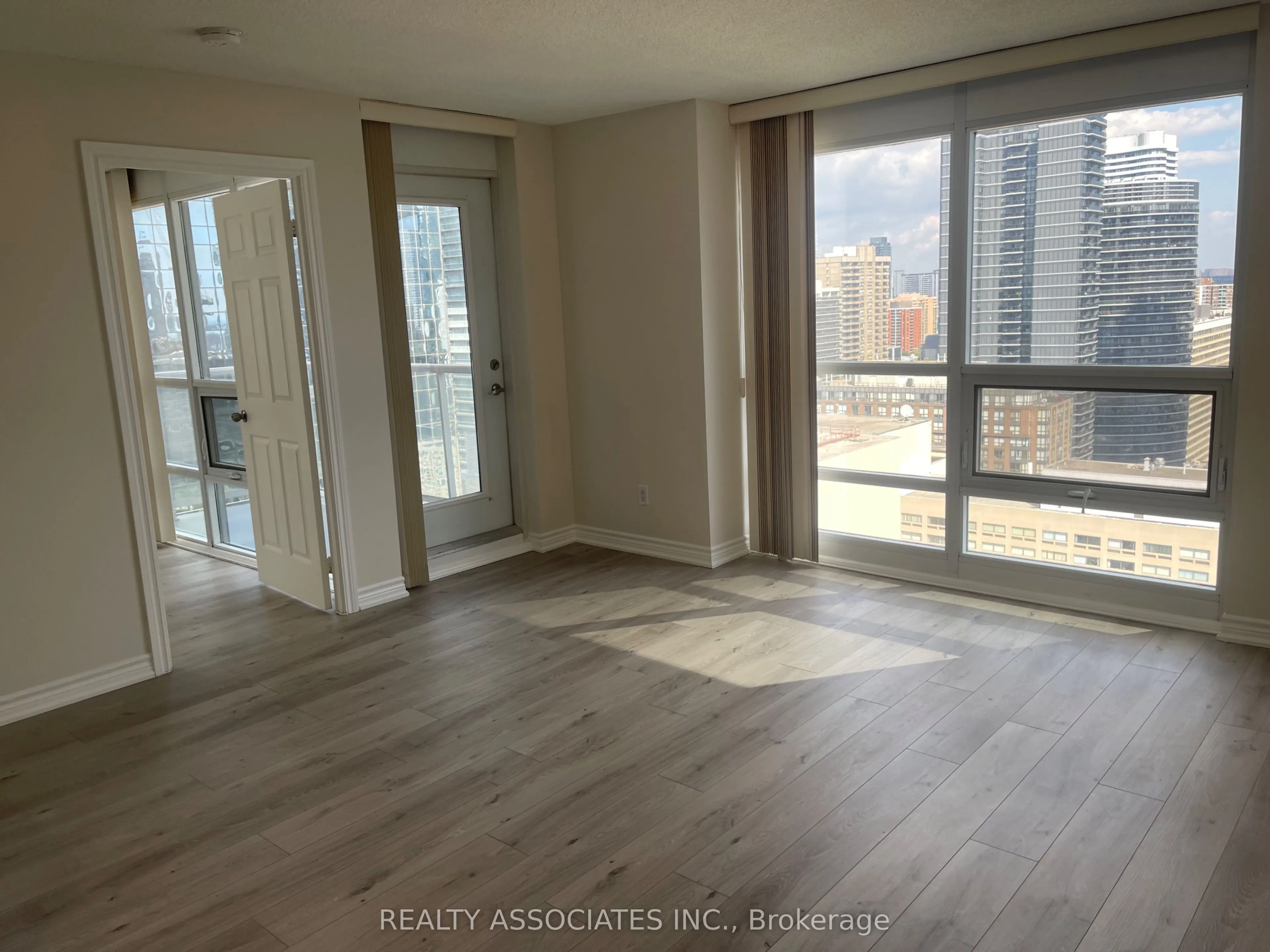 761 Bay Street, #2702