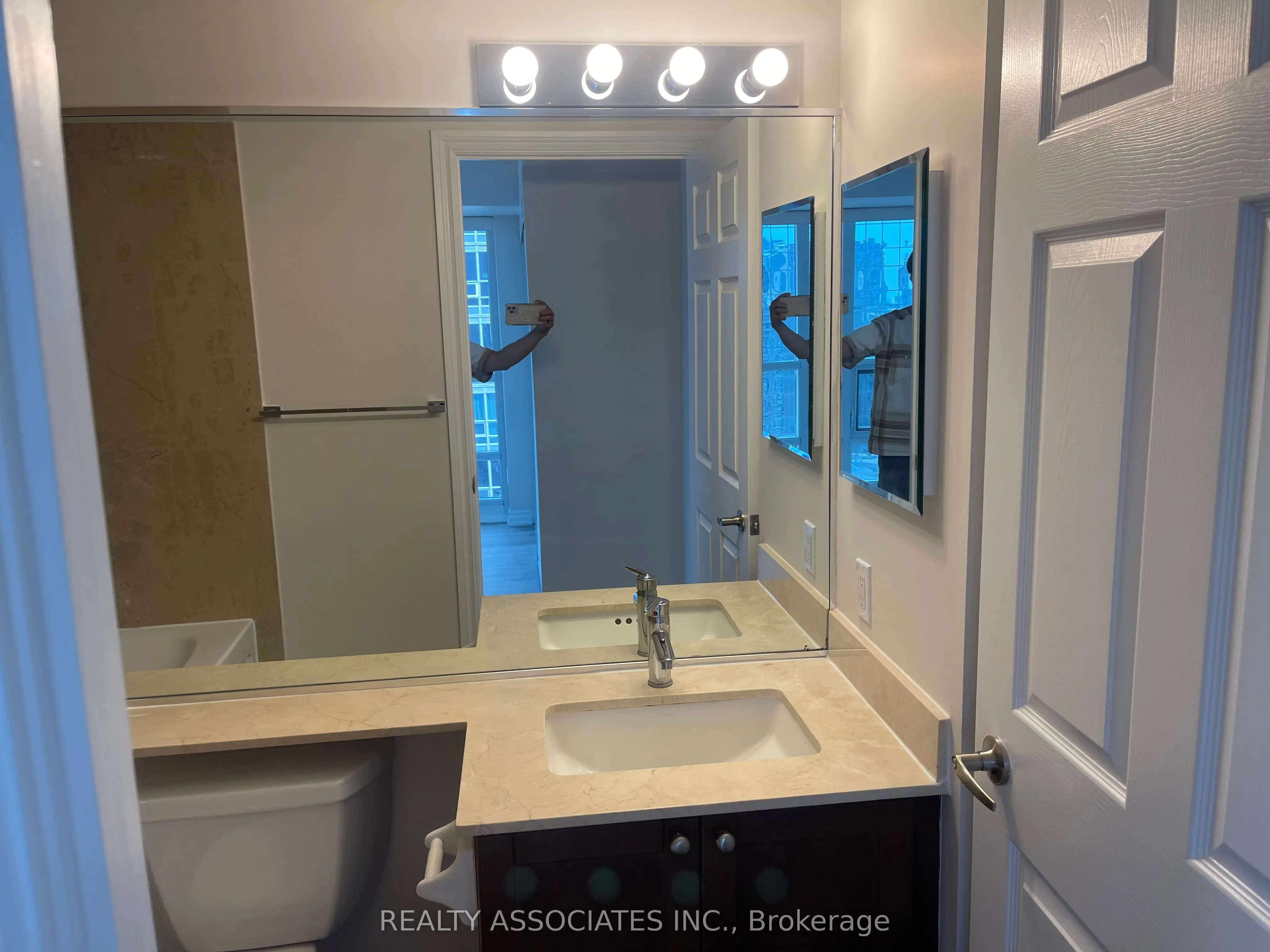 761 Bay Street, #2702