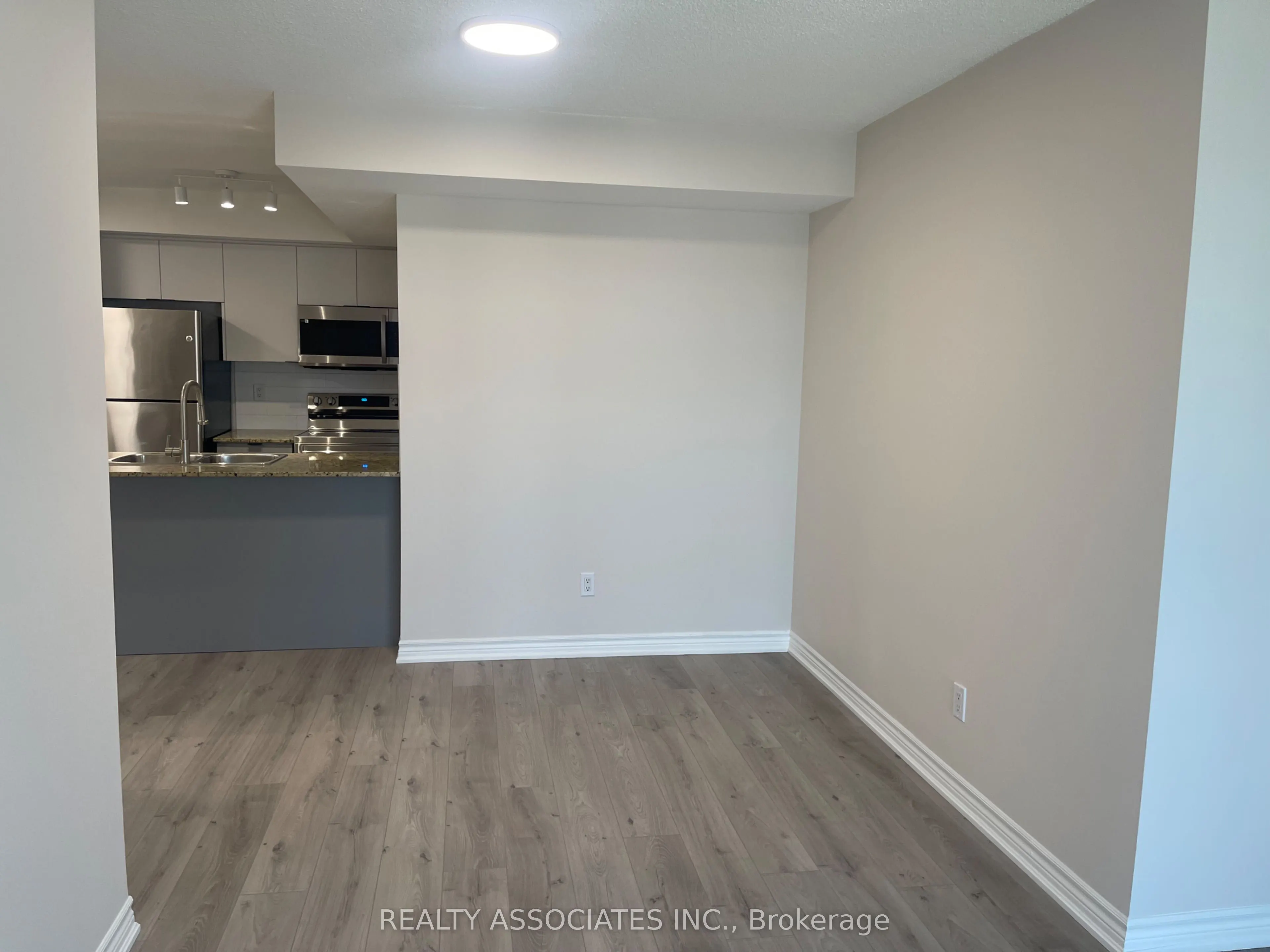 761 Bay Street, #2702