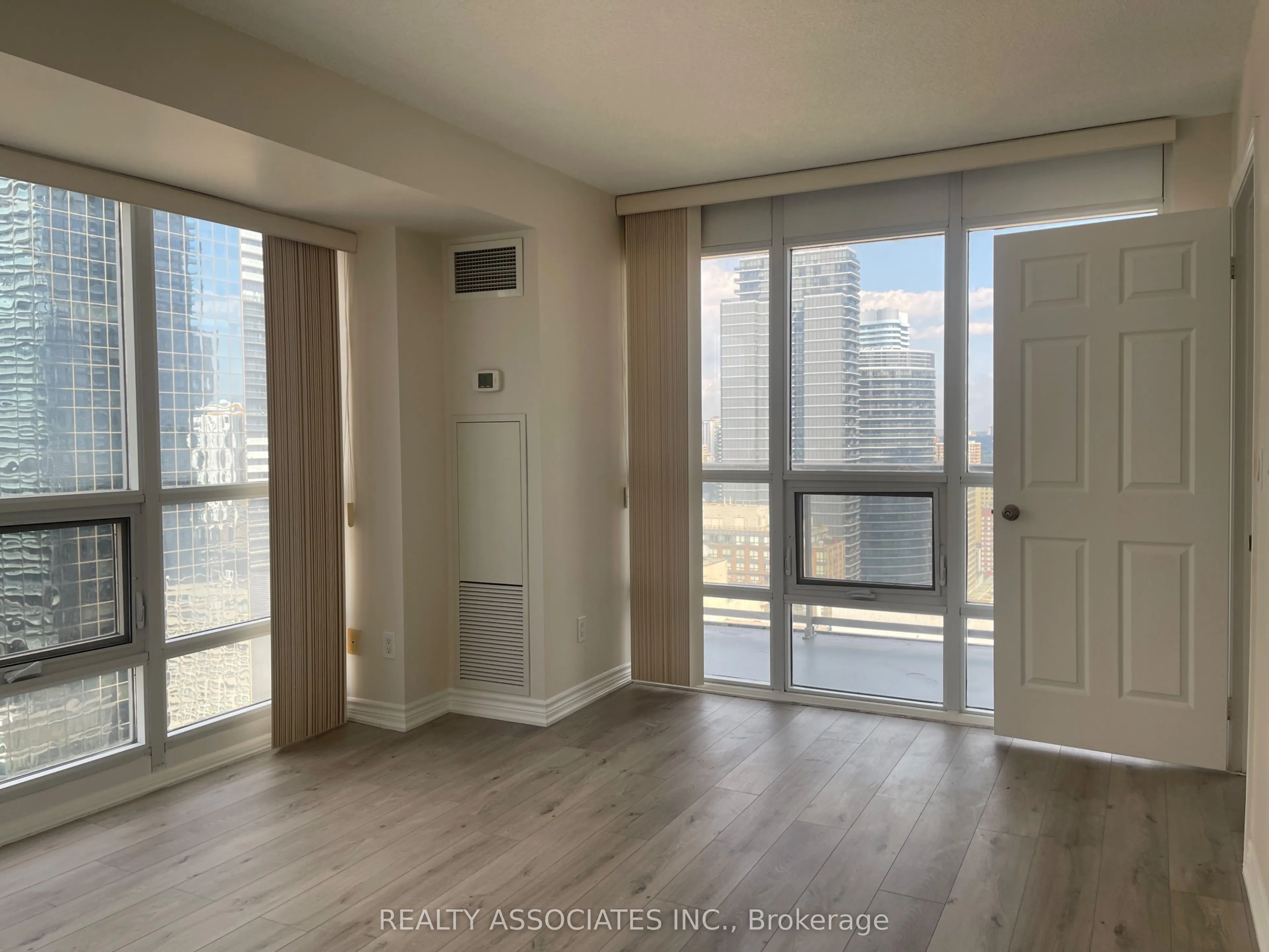 761 Bay Street, #2702
