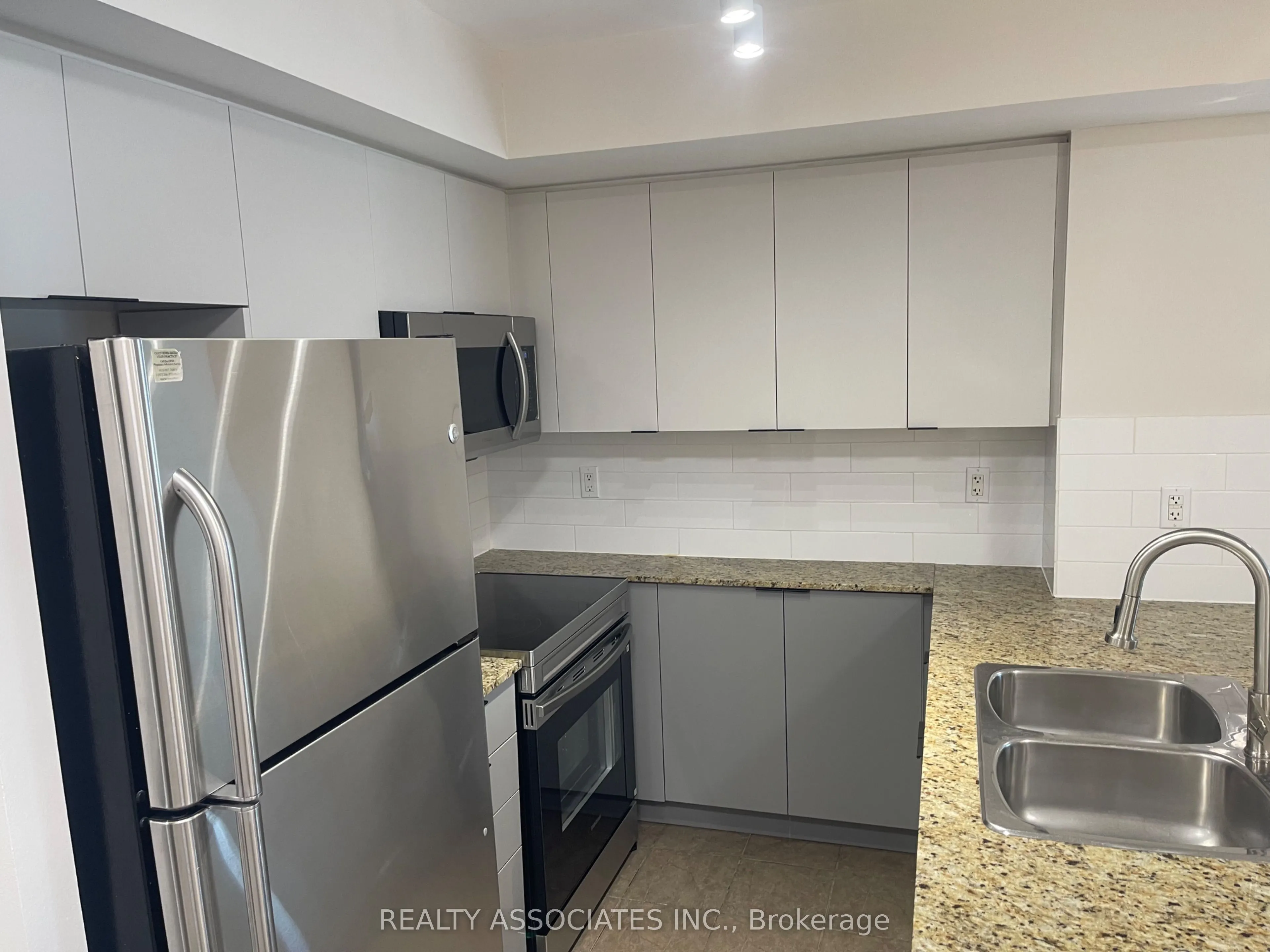 761 Bay Street, #2702