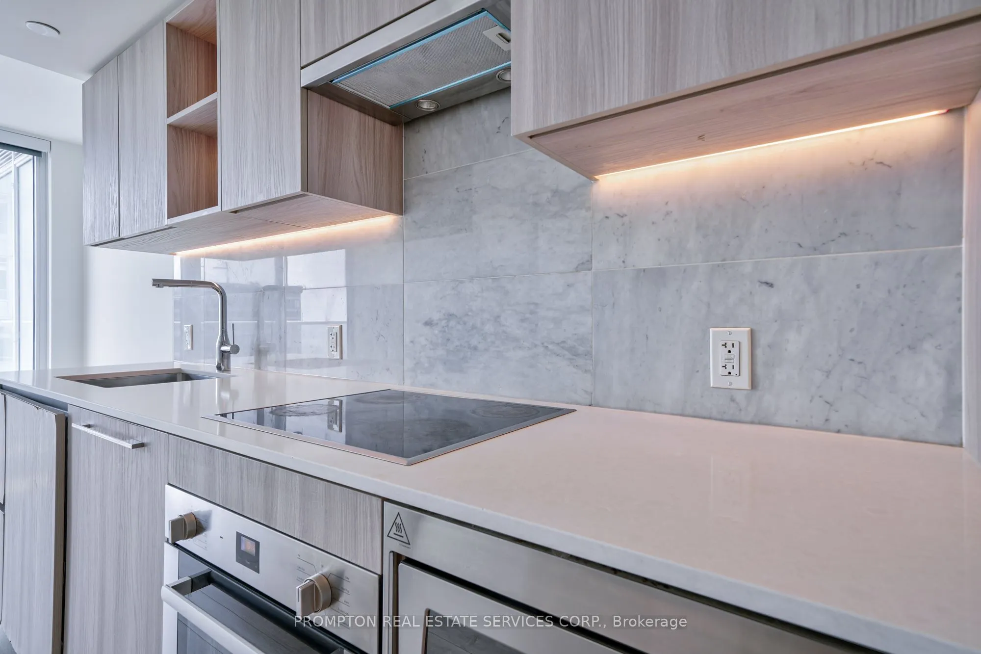 17 Bathurst Street