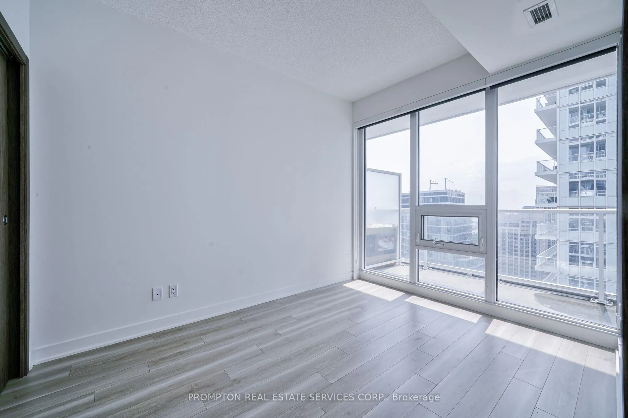 17 Bathurst Street