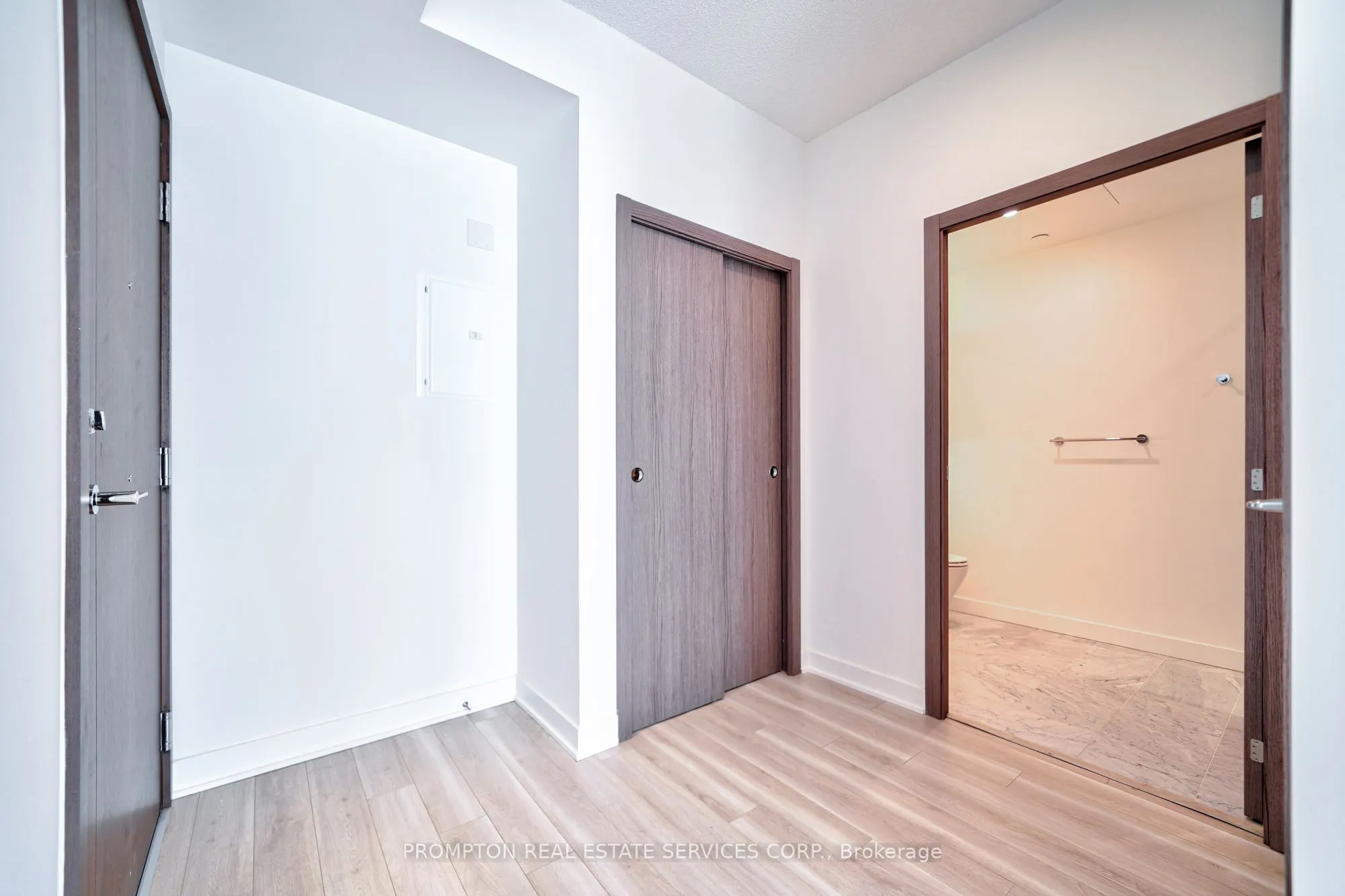 17 Bathurst Street