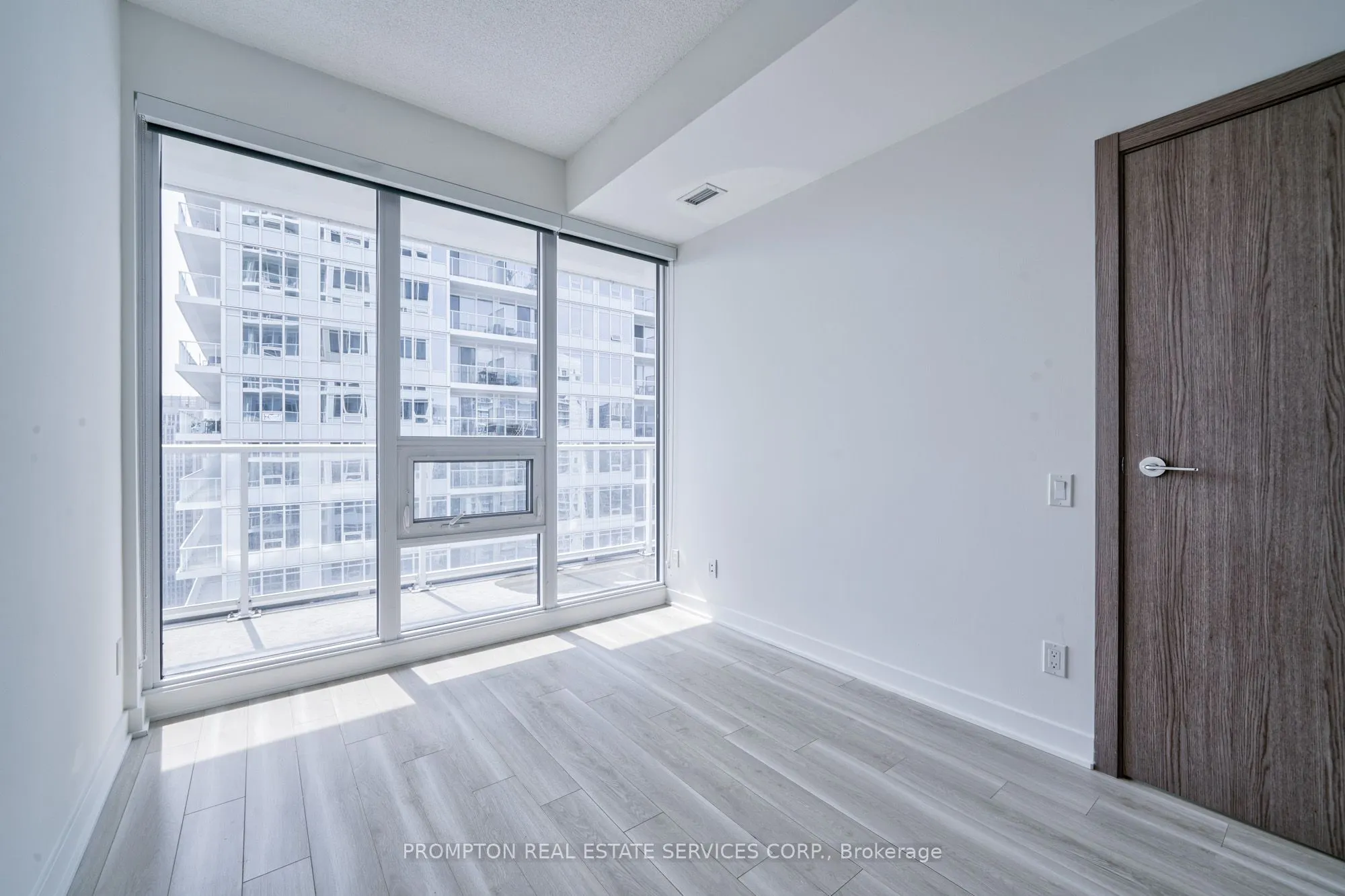 17 Bathurst Street