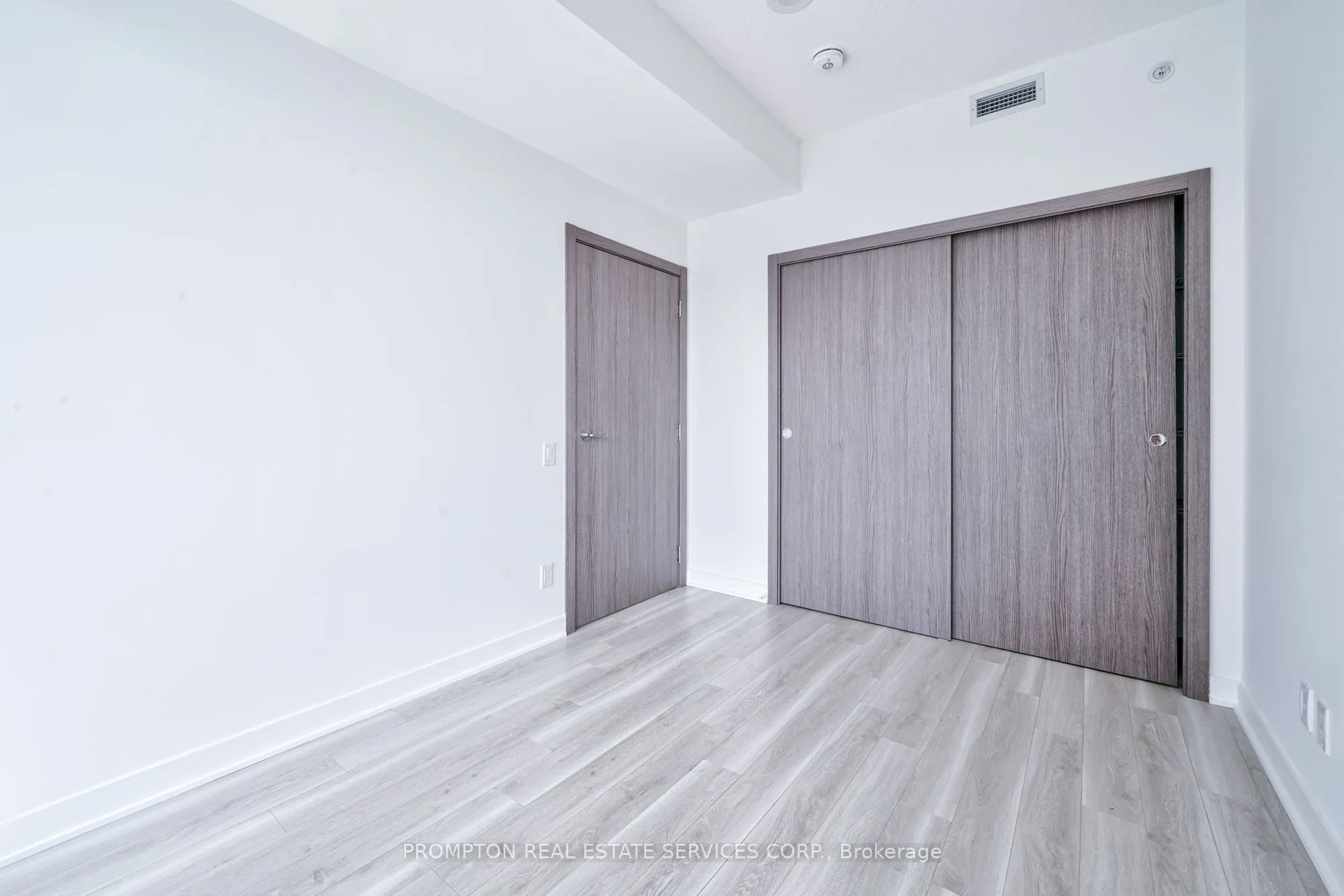 17 Bathurst Street