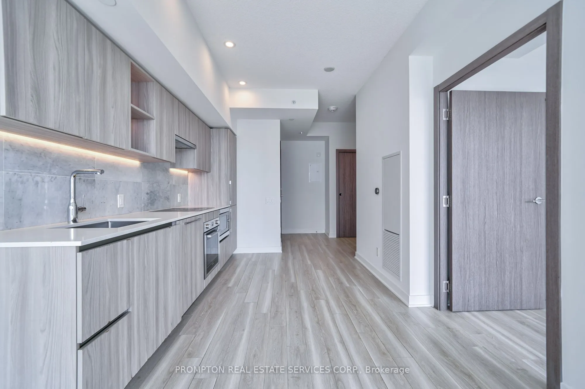 17 Bathurst Street
