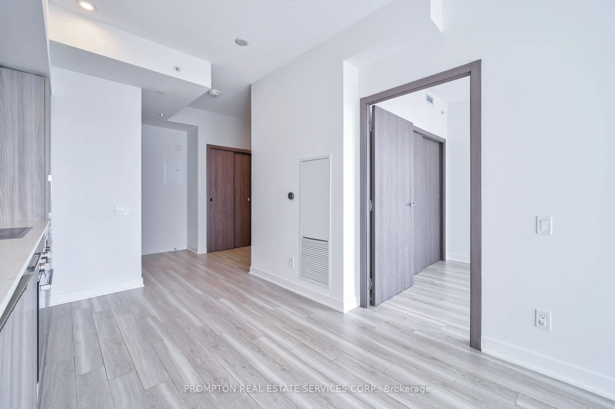 17 Bathurst Street