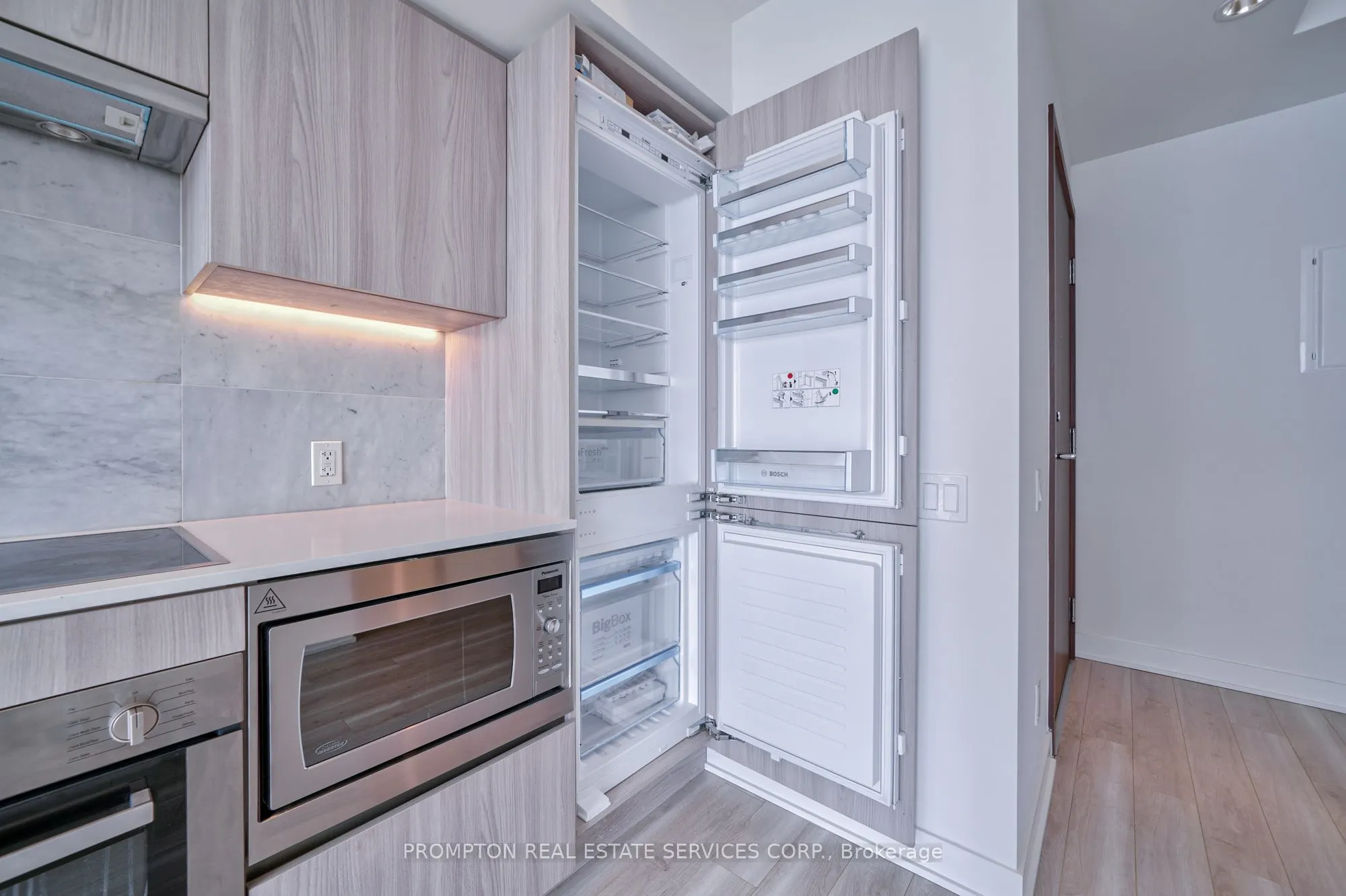 17 Bathurst Street