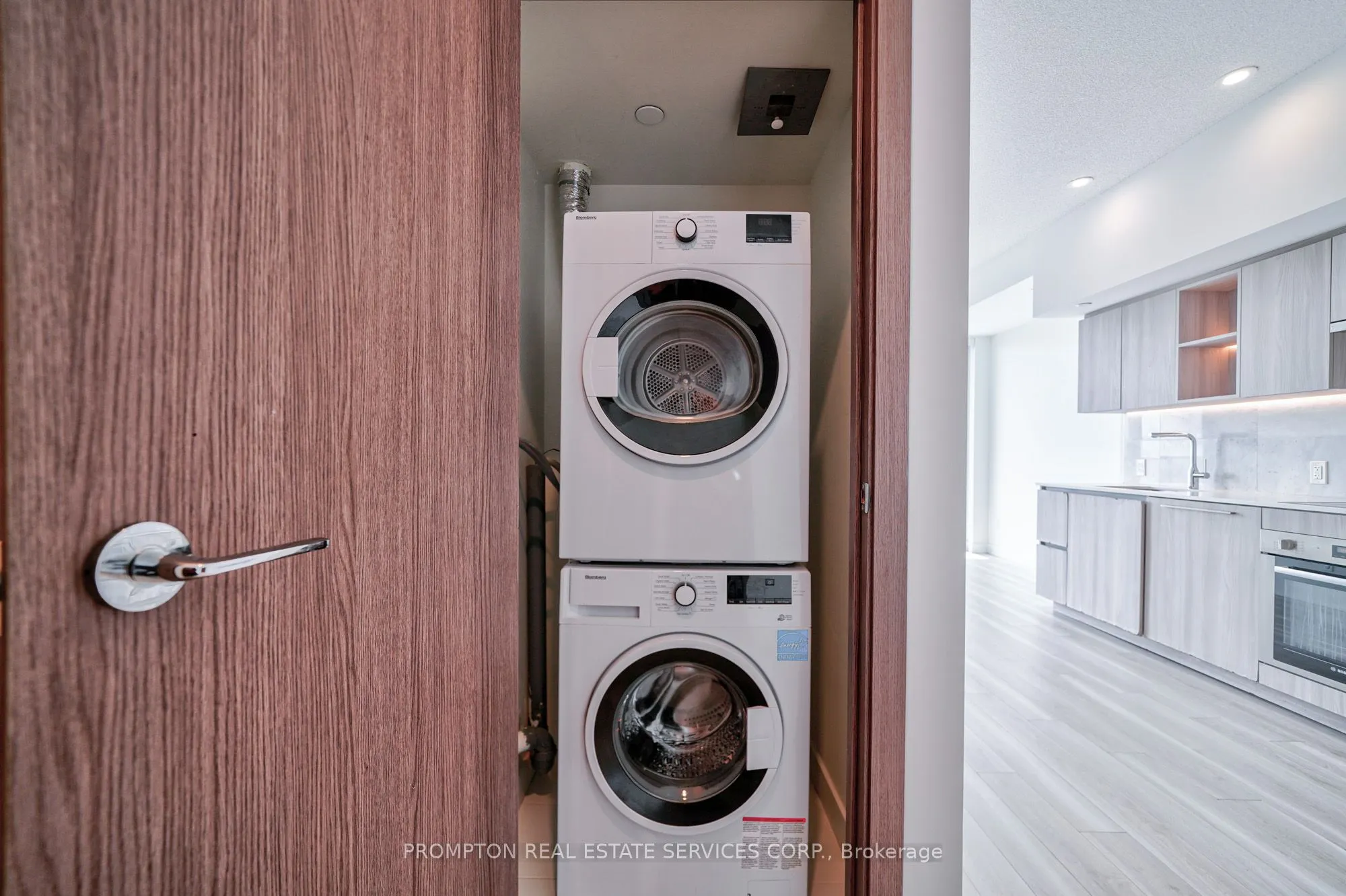 17 Bathurst Street