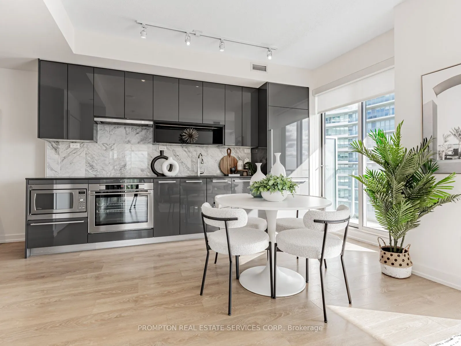 115 McMahon Drive, #3010