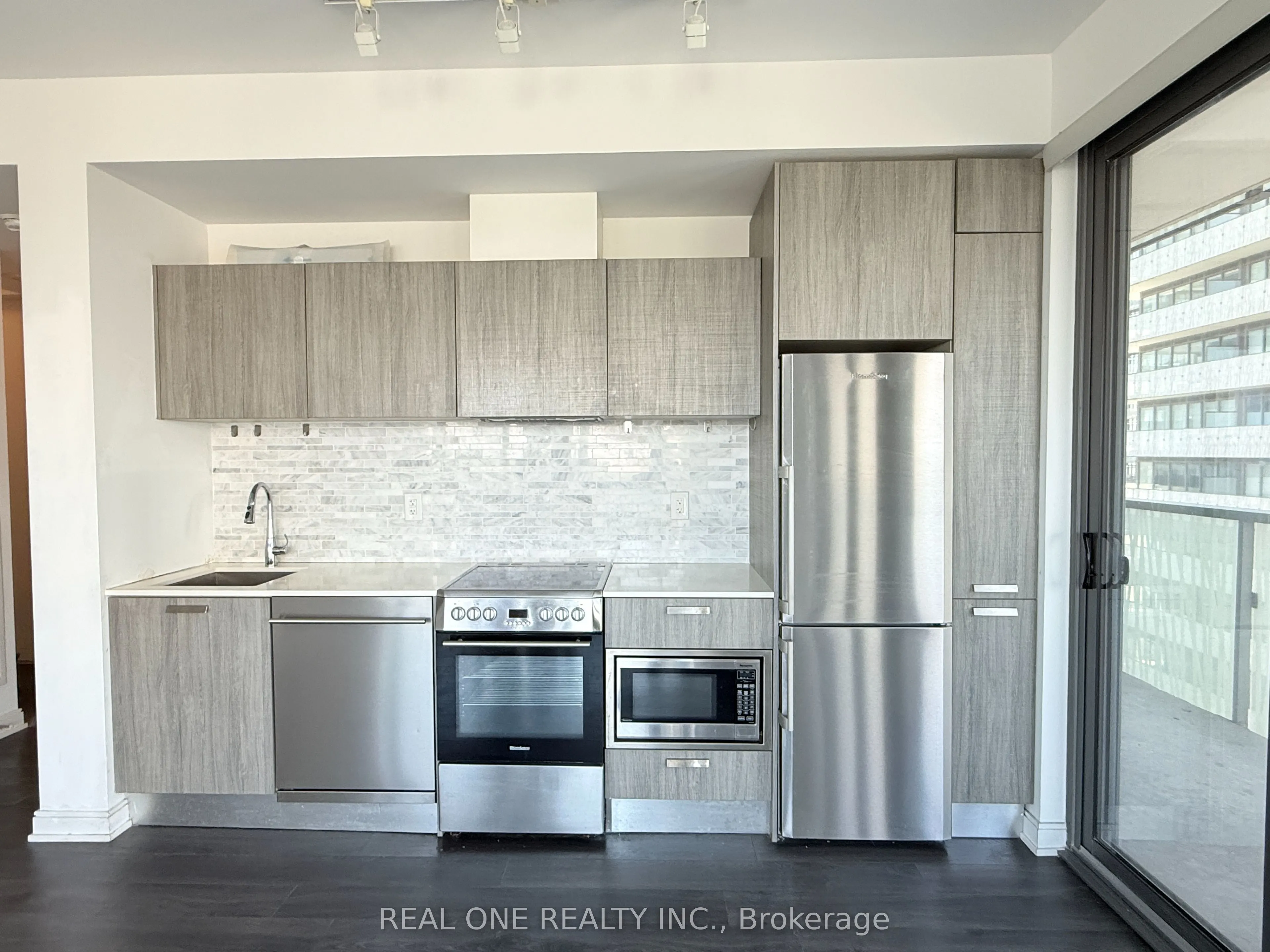 50 Charles Street E, #2510