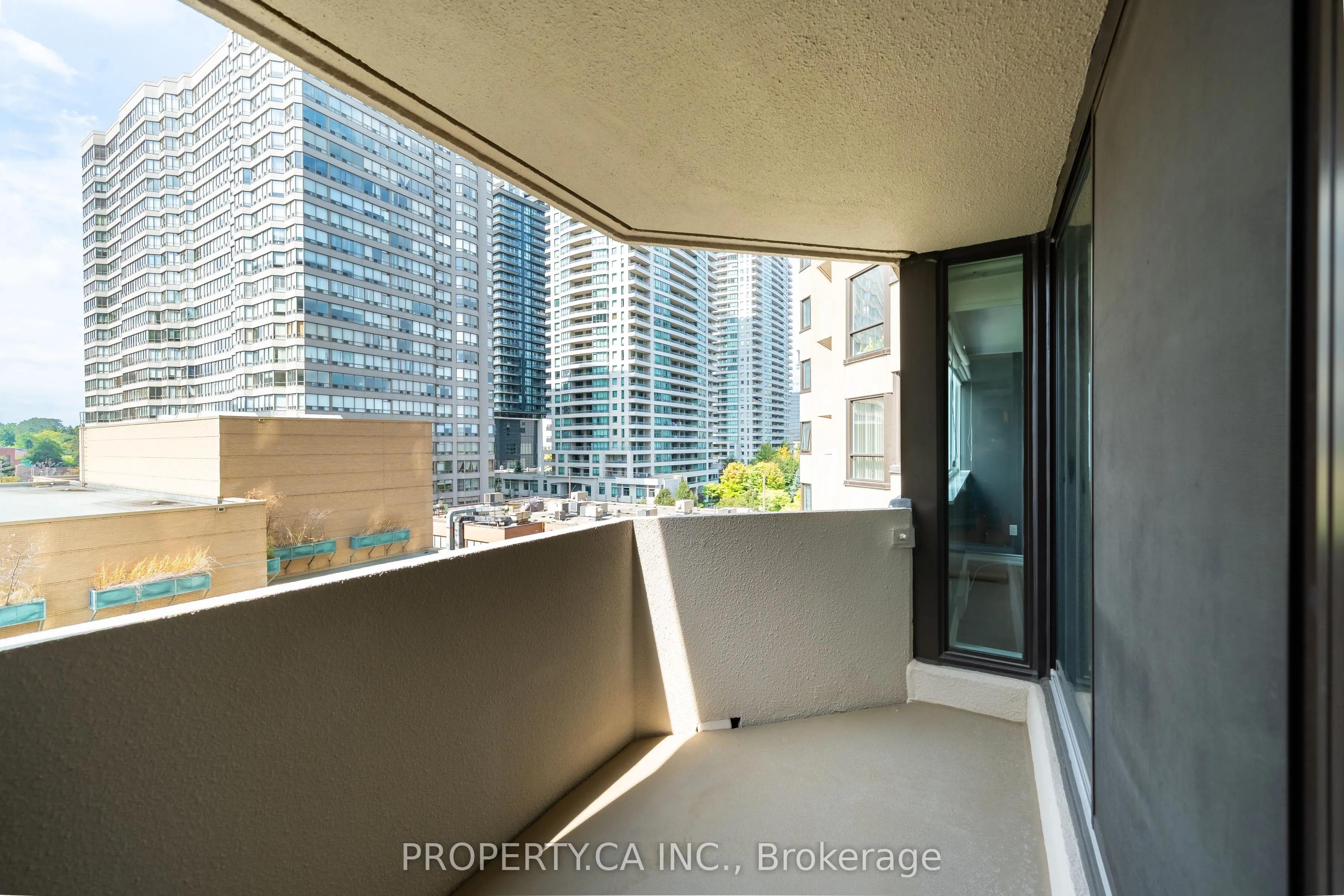 65 Spring Garden Avenue, #604