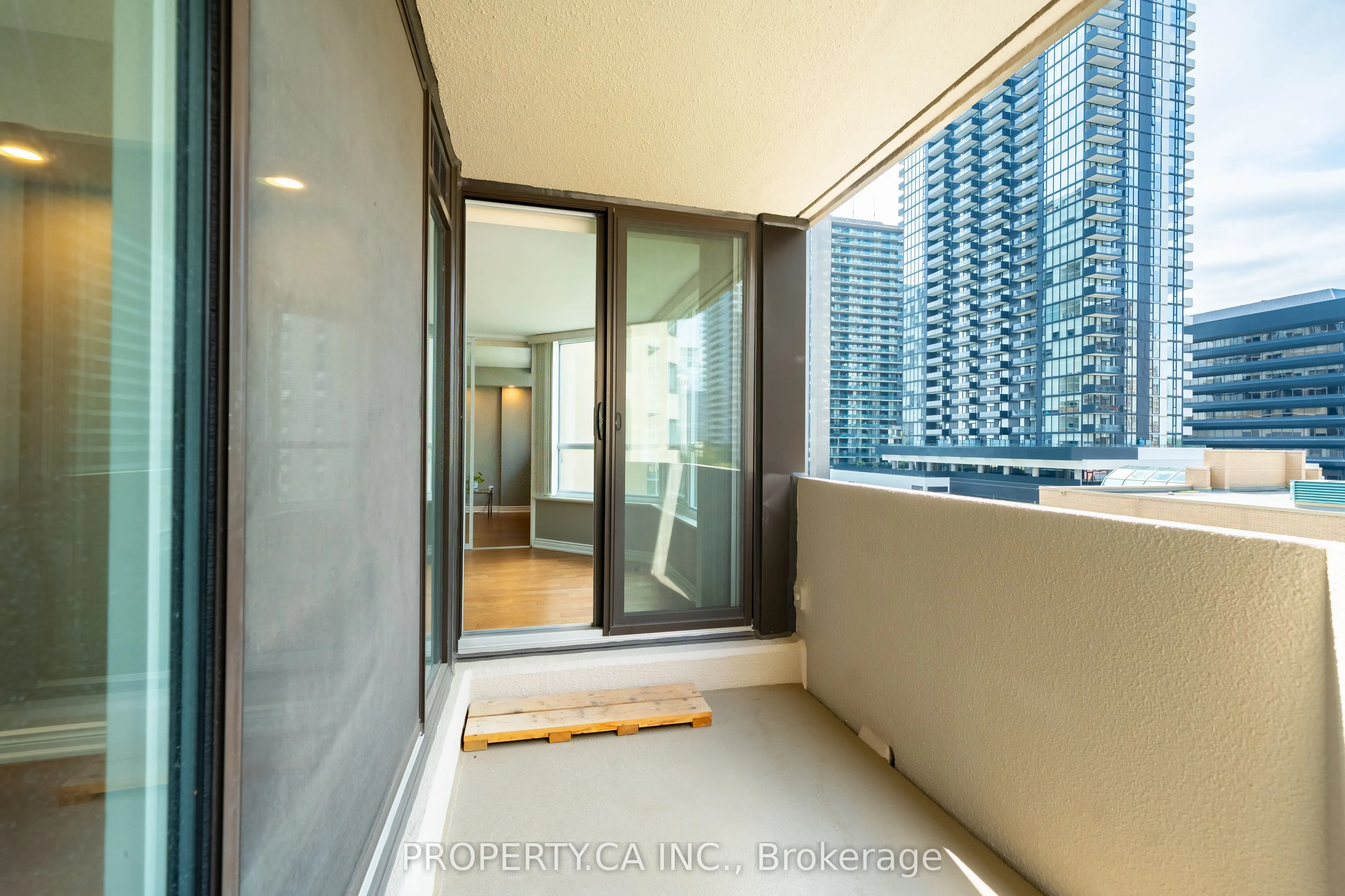 65 Spring Garden Avenue, #604