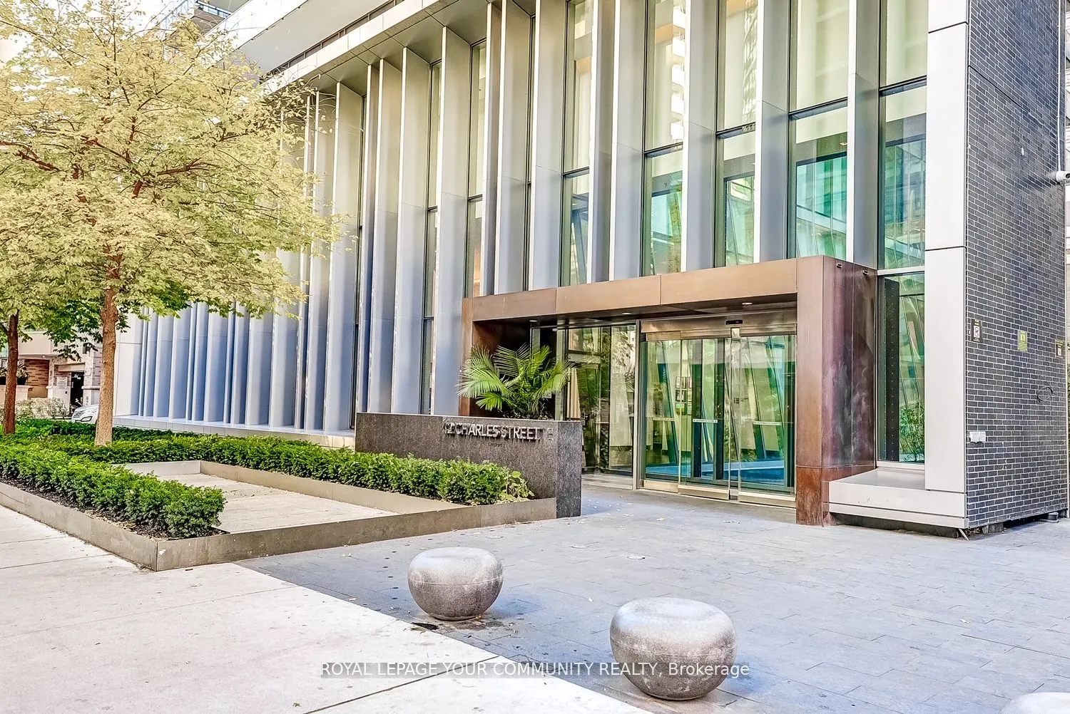 42 Charles Street E, #4208
