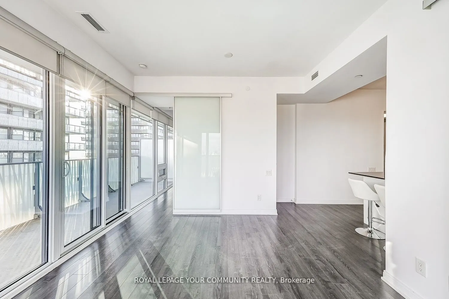 42 Charles Street E, #4208