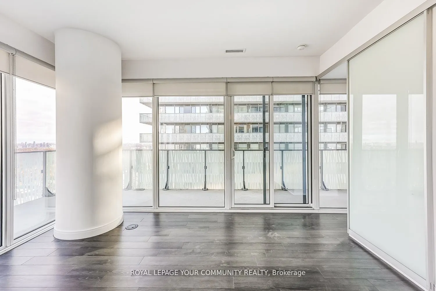 42 Charles Street E, #4208