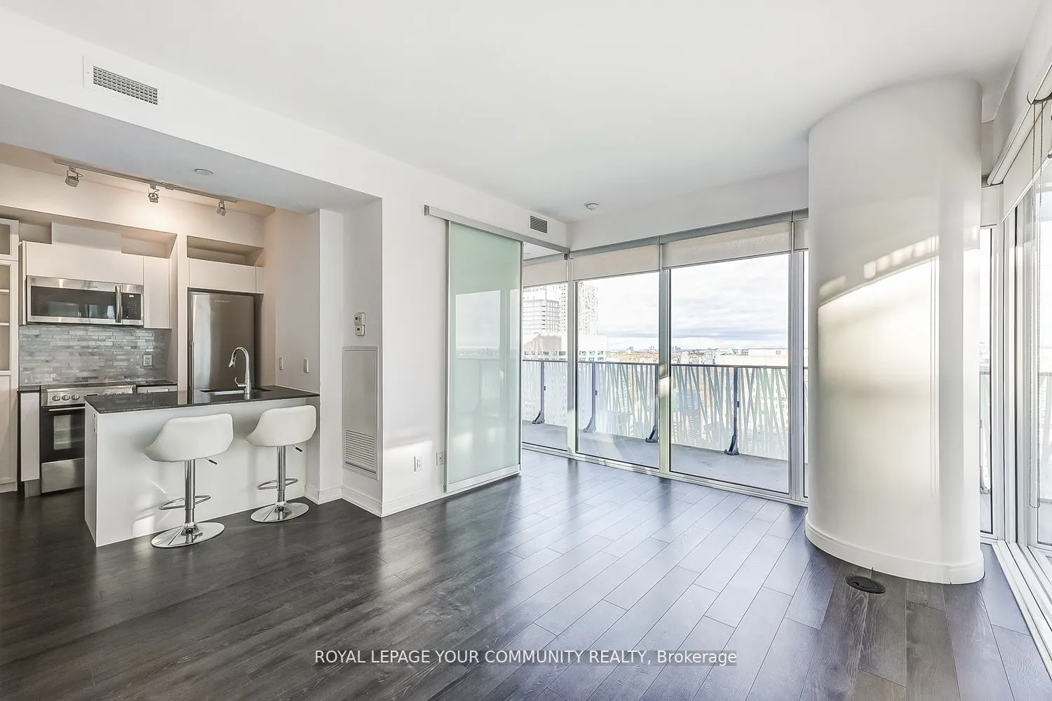 42 Charles Street E, #4208