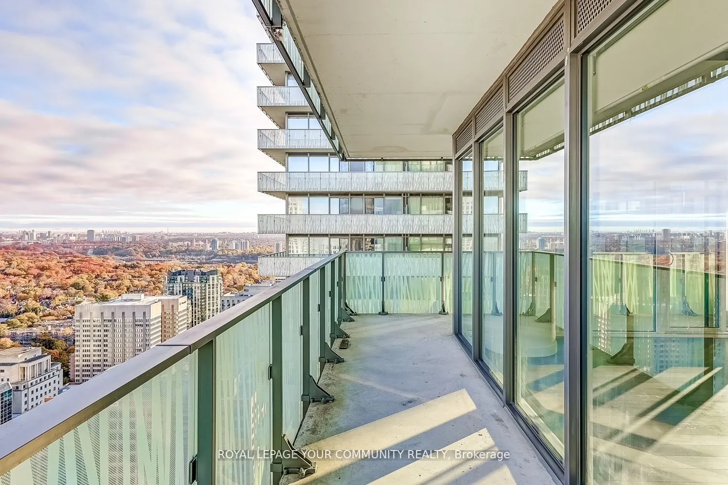 42 Charles Street E, #4208
