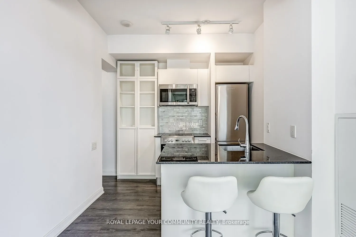 42 Charles Street E, #4208
