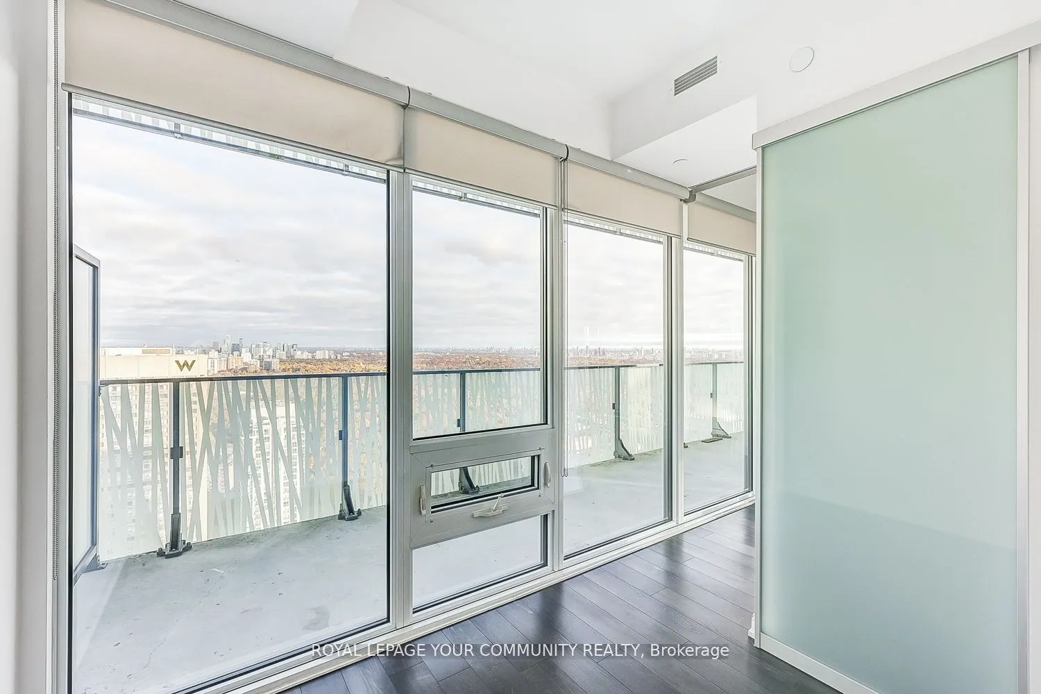 42 Charles Street E, #4208