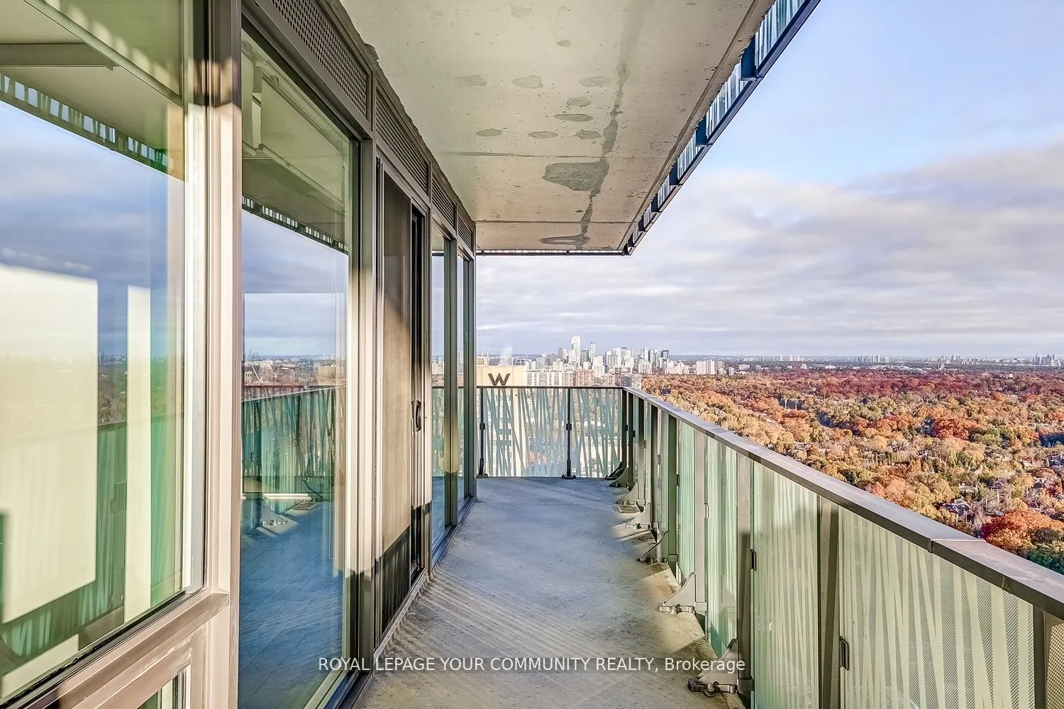 42 Charles Street E, #4208