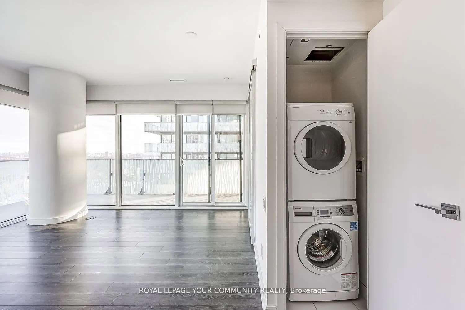 42 Charles Street E, #4208