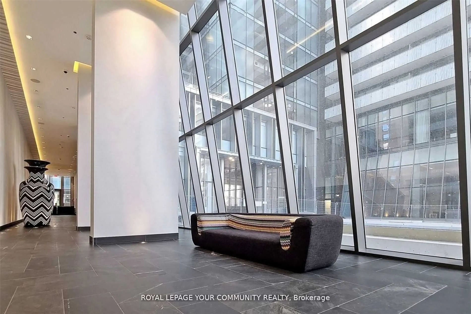 42 Charles Street E, #4208