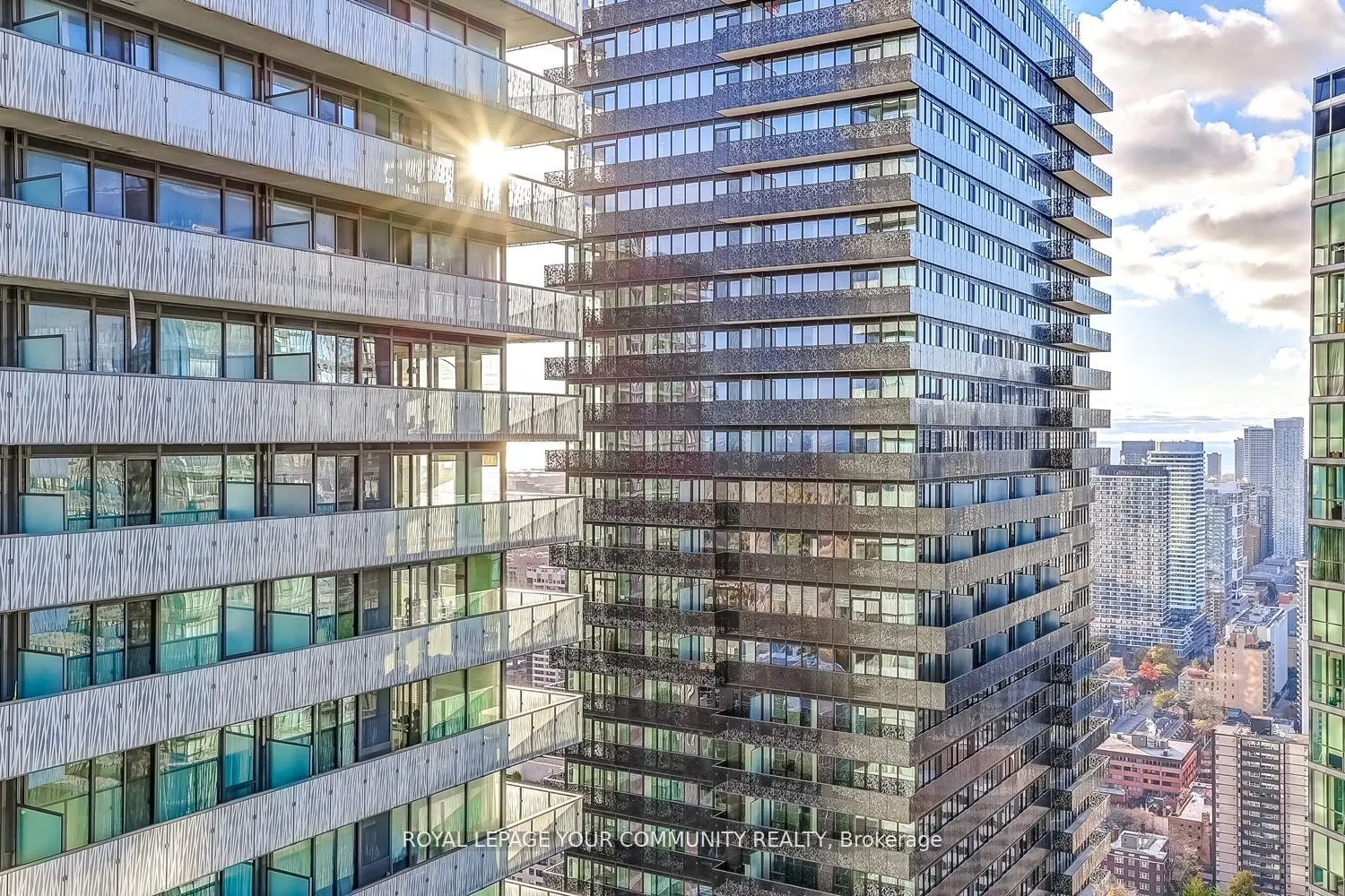 42 Charles Street E, #4208