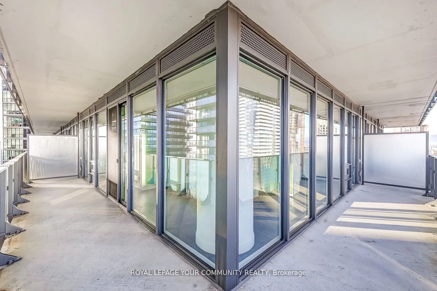 42 Charles Street E, #4208
