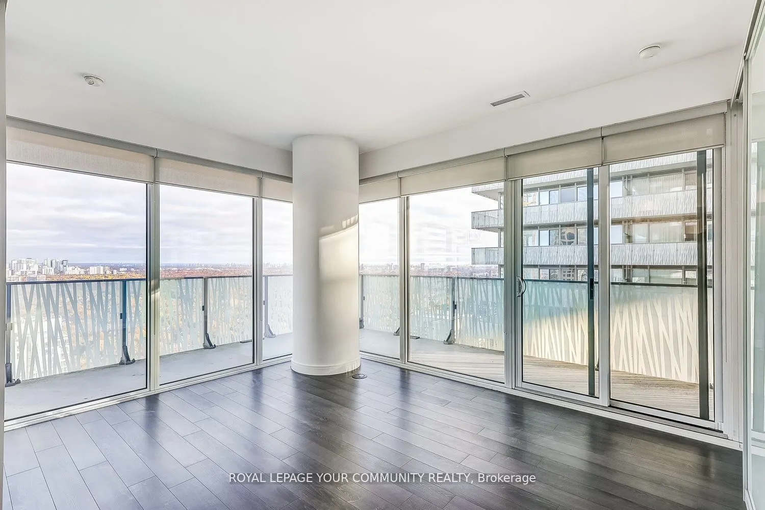 42 Charles Street E, #4208