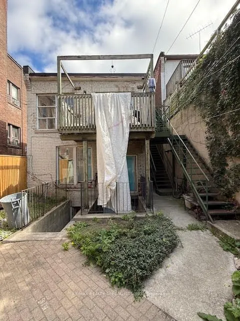 1052 Bathurst Street