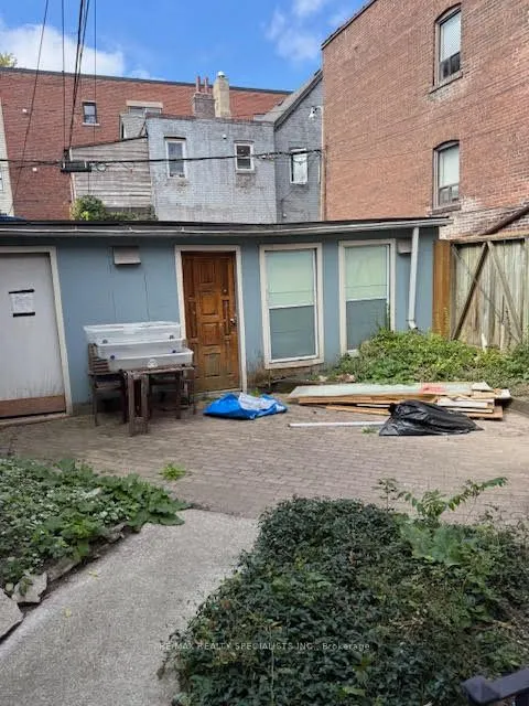 1052 Bathurst Street