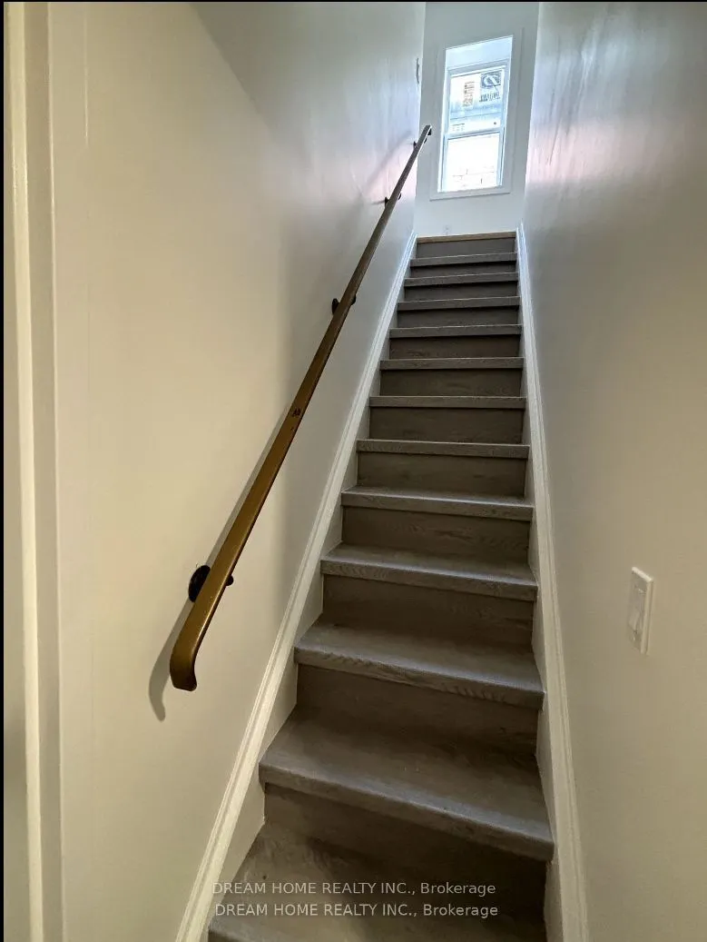 643 Bathurst Street, #302